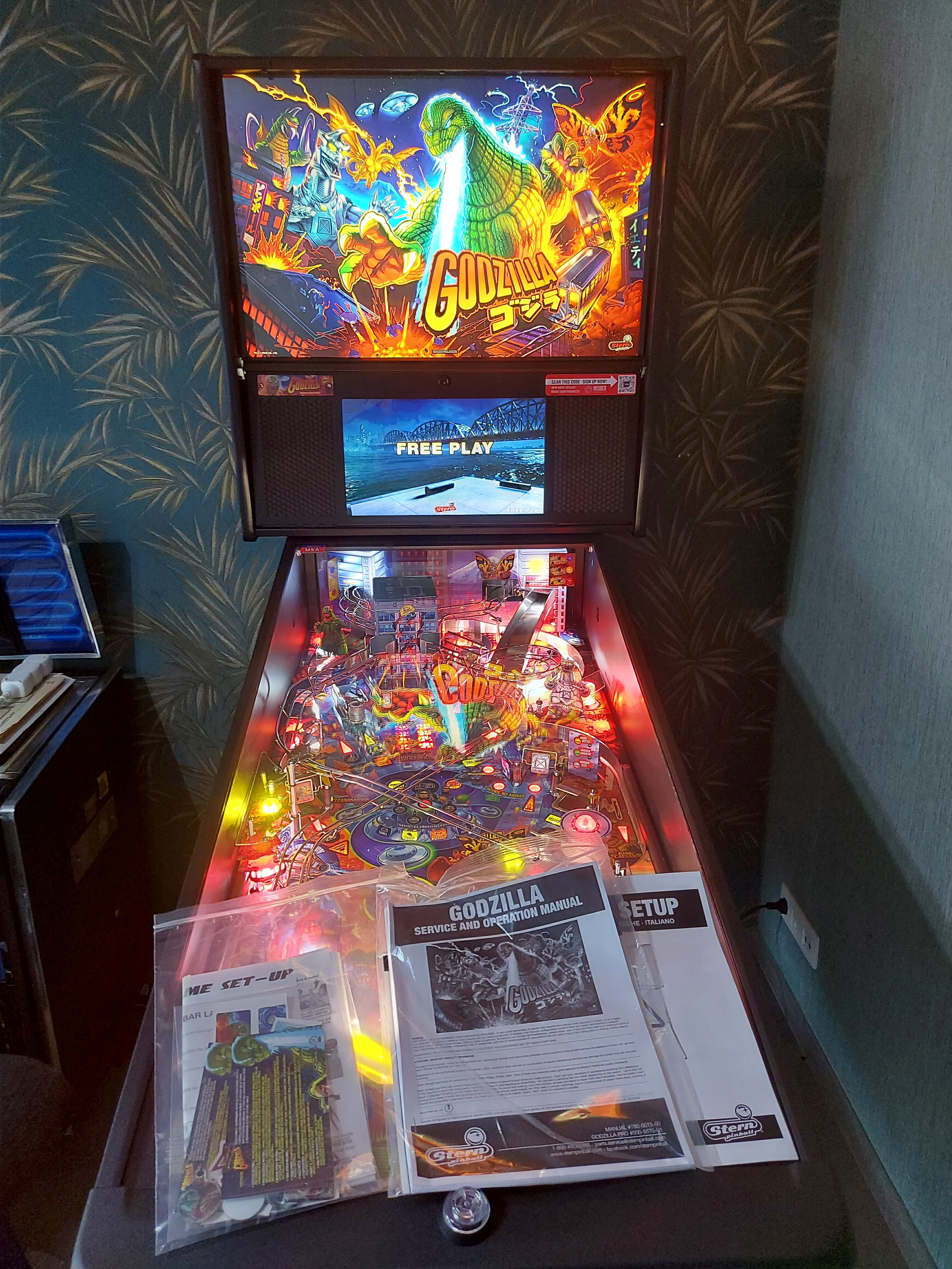GODZILLA PINBALL STERN