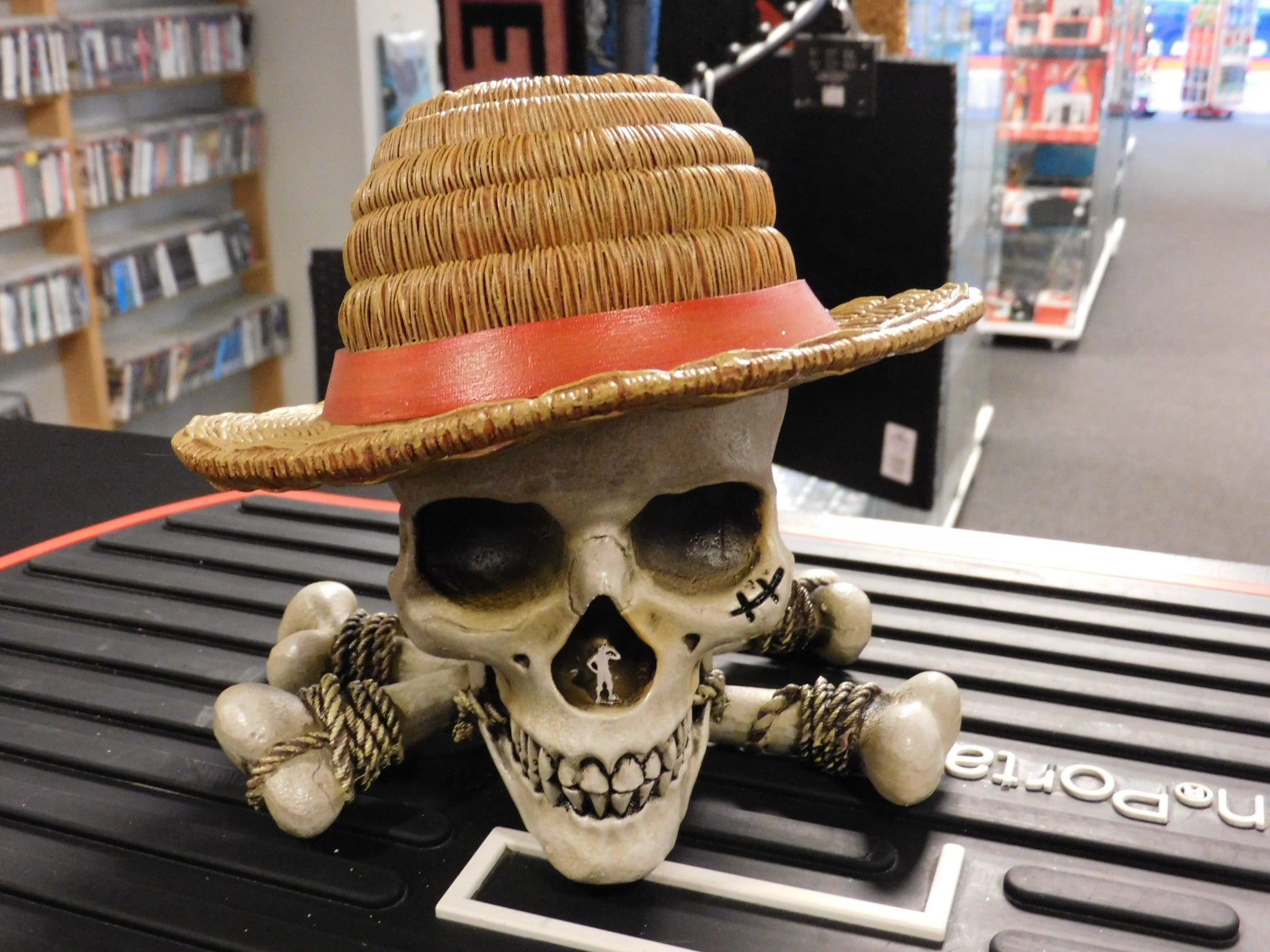 ONE PIECE - Luffy Jolly Roger - Box 17.5cm