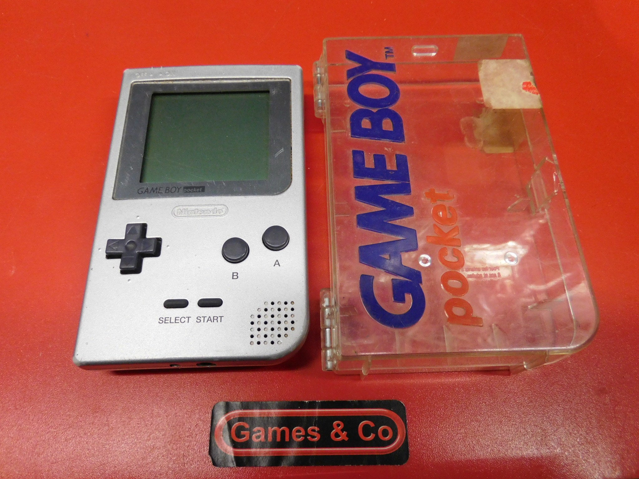 GAME BOY POCKET CONSOLE