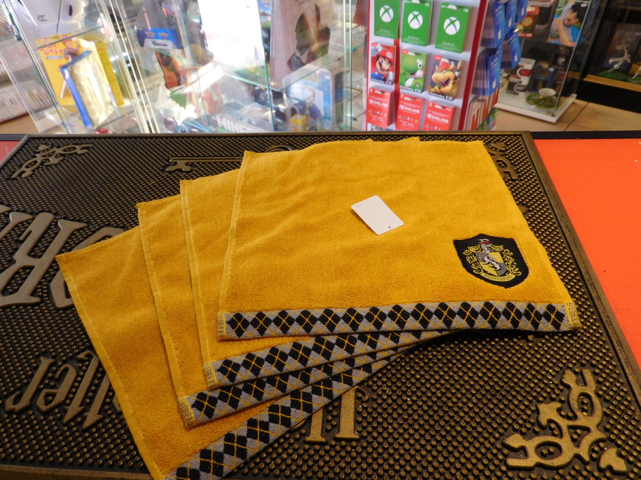 Harry Potter - HUFFLEPUFF Hand Towels 25x25cm