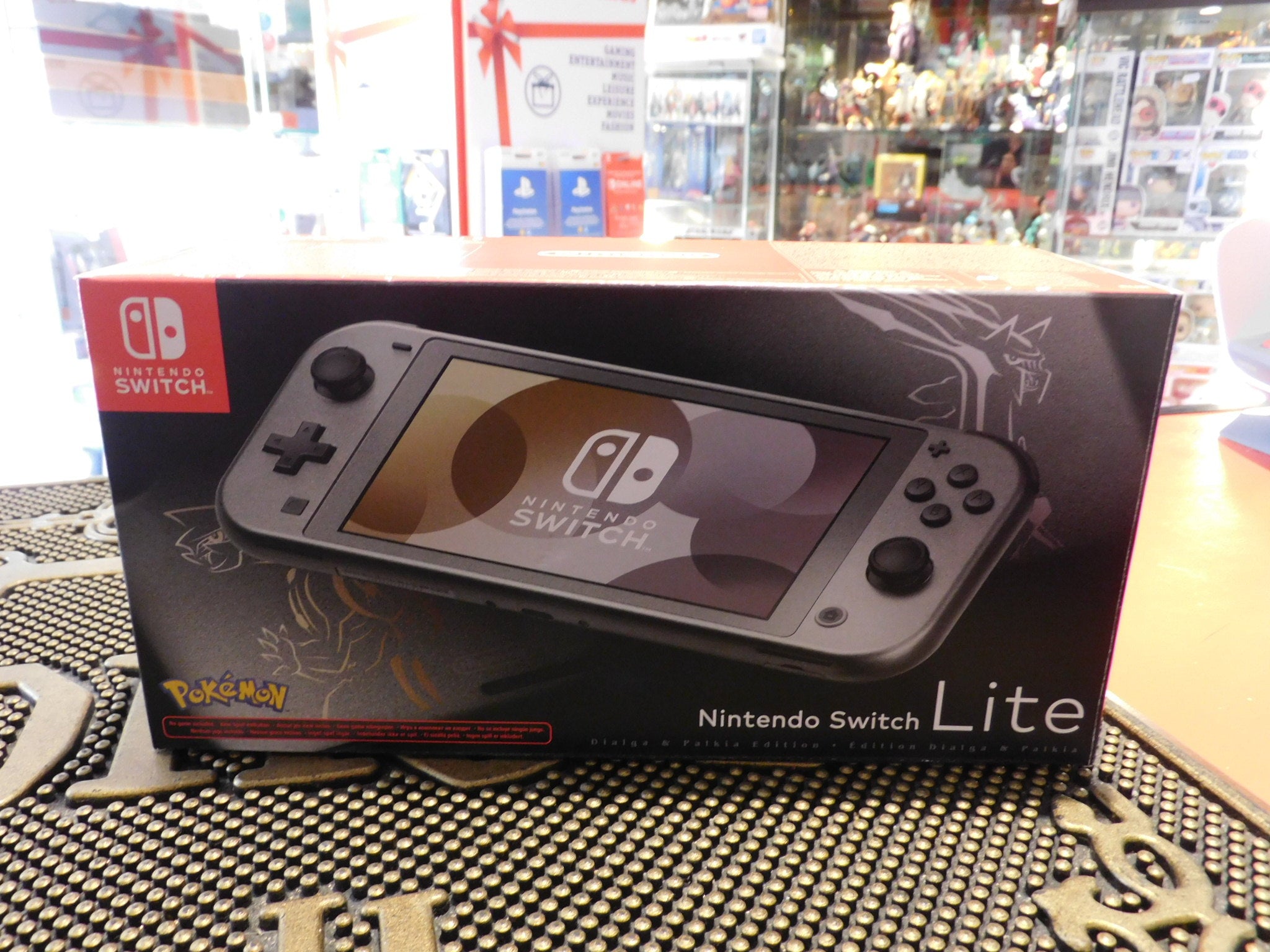 NINTENDO SWITCH LITE CONSOLE DIALGA & PALKIA EDITION