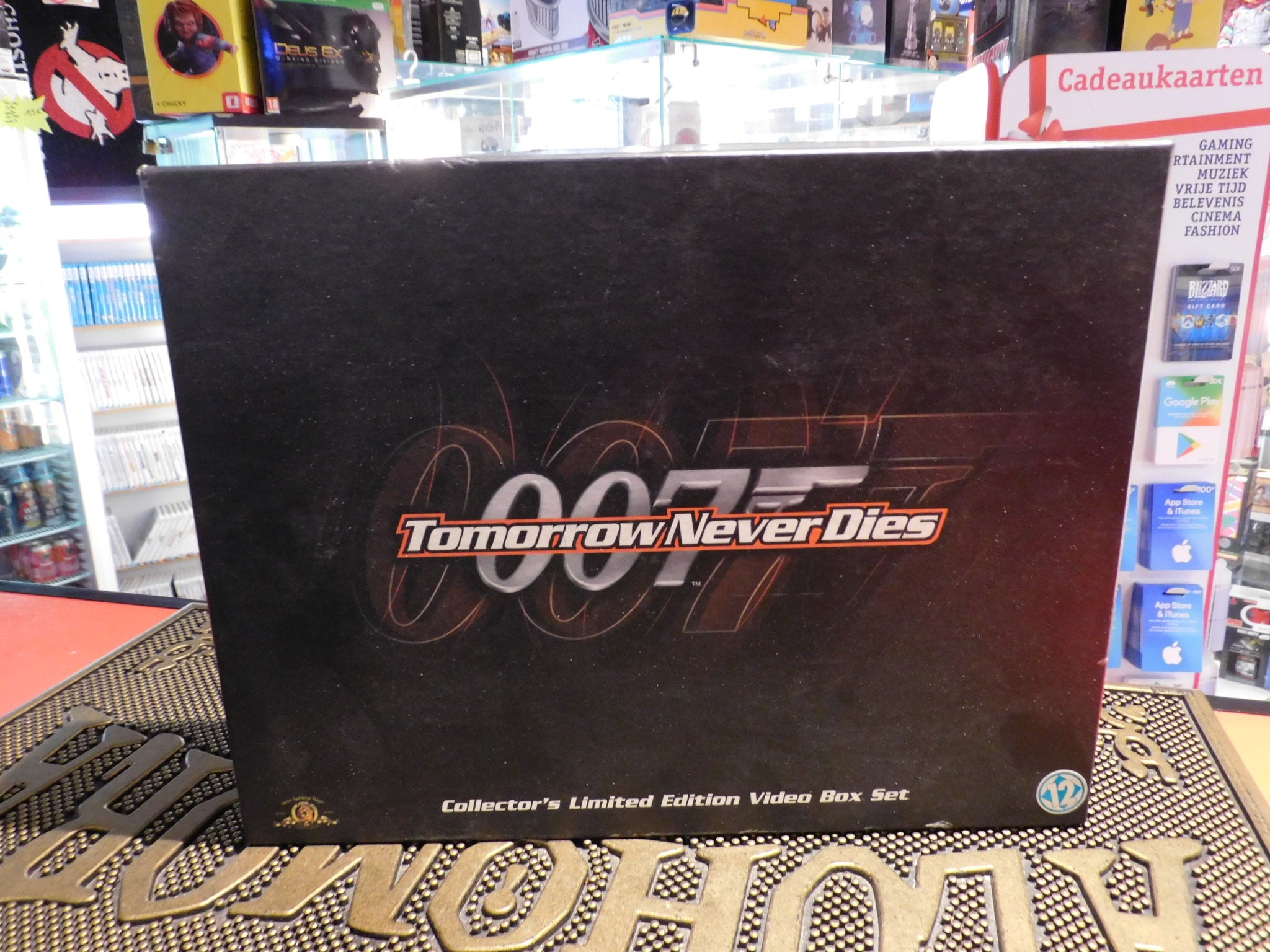 007 TOMORROW NEVER DIES C.E. VIDEO BOX SET