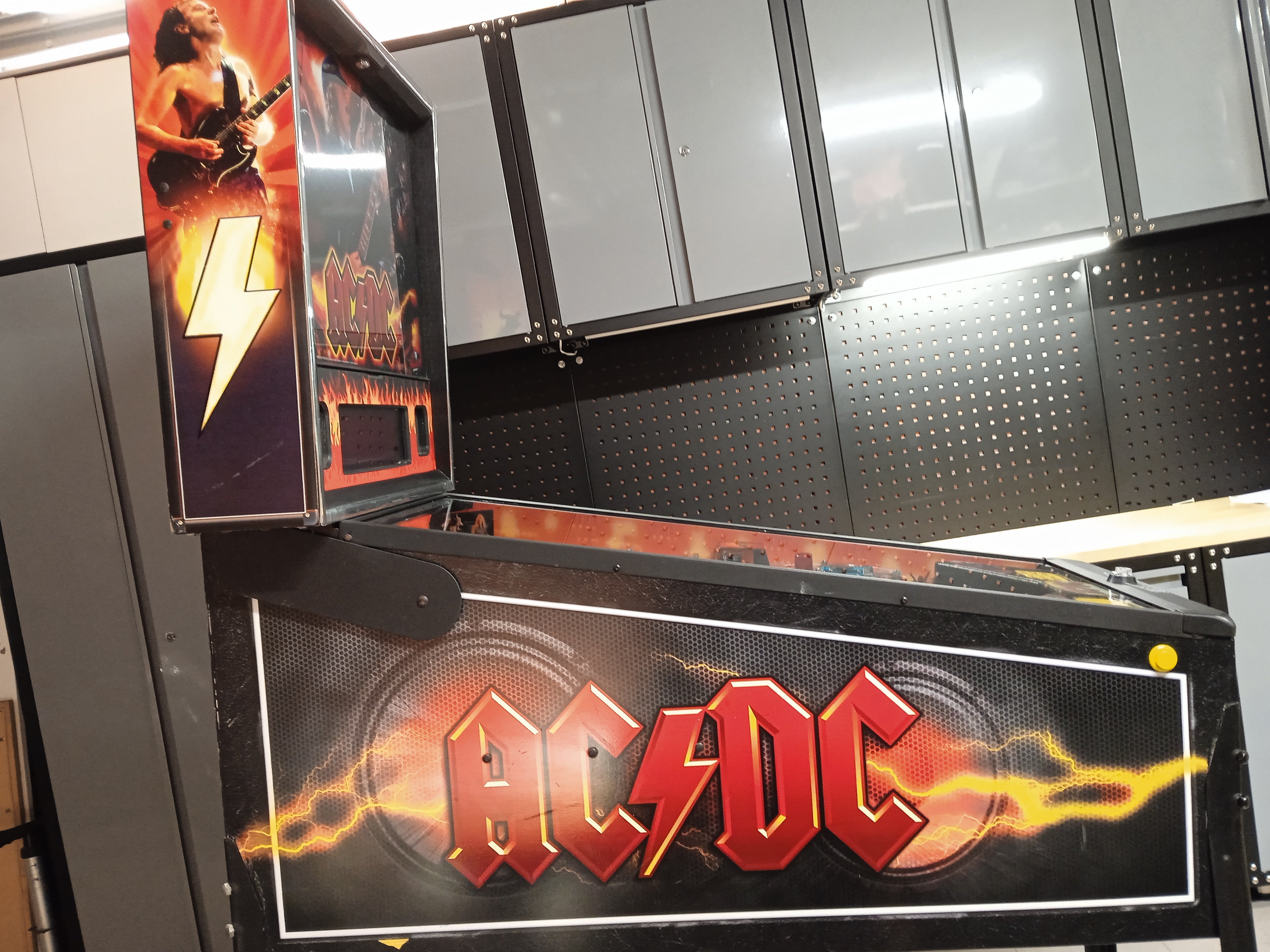 (verkocht) AC/DC STERN PRO EDITION