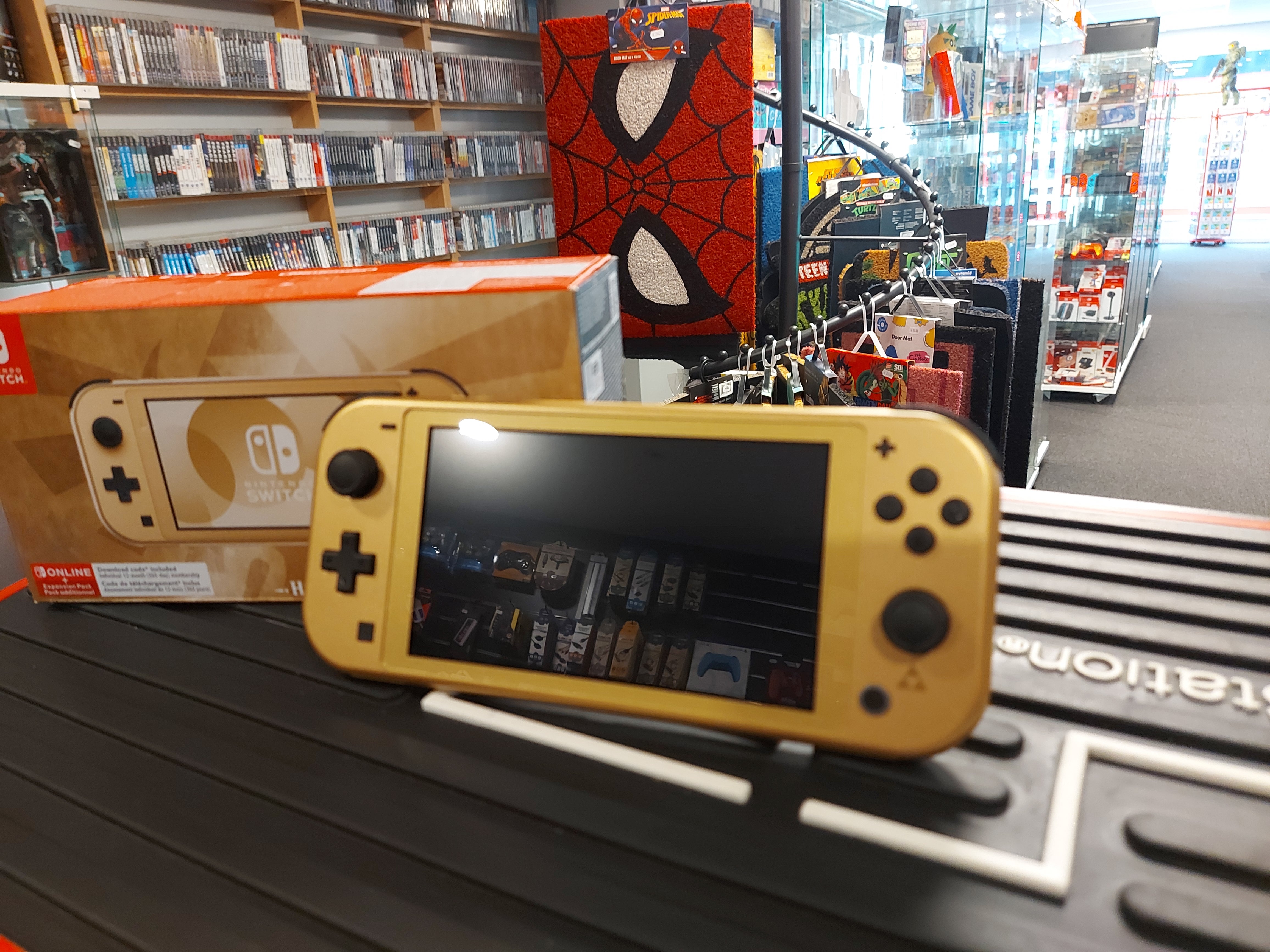 NINTENDO SWITCH LITE CONSOLE HYRULE EDITION