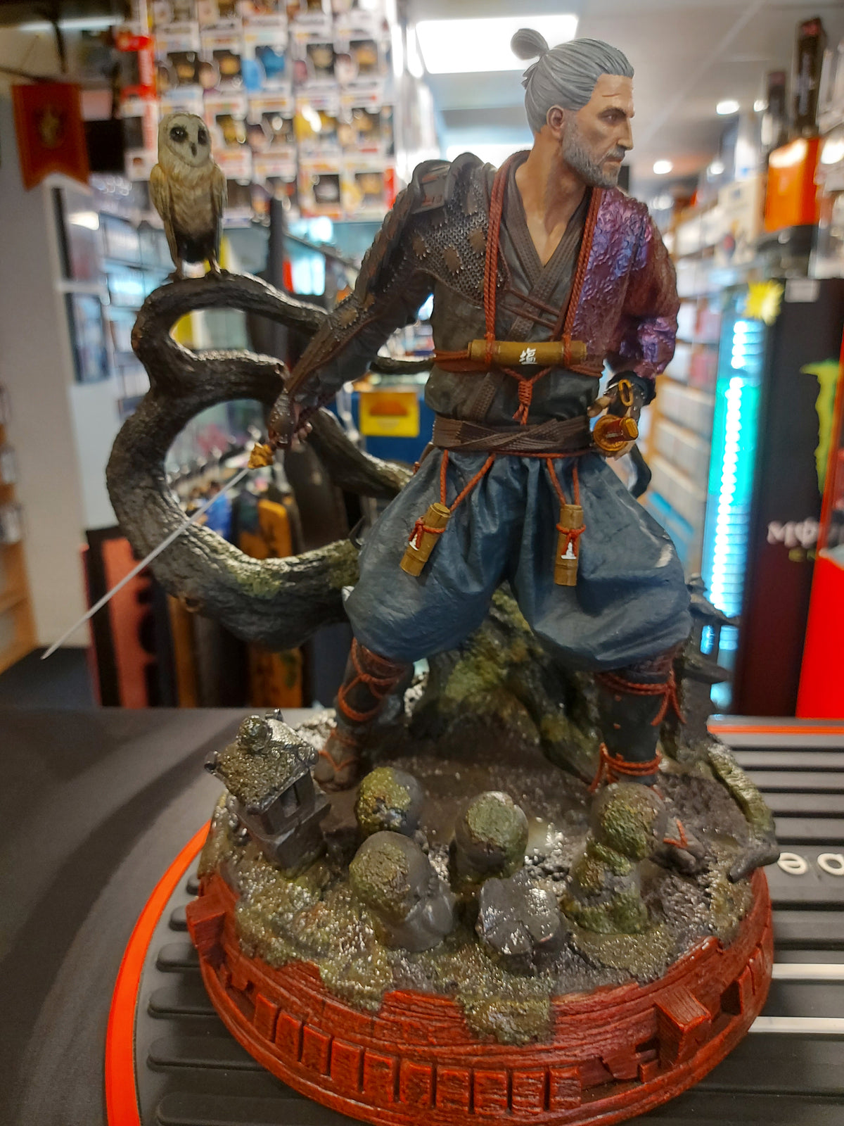 THE WITCHER III GERALT RONIN STATUE
