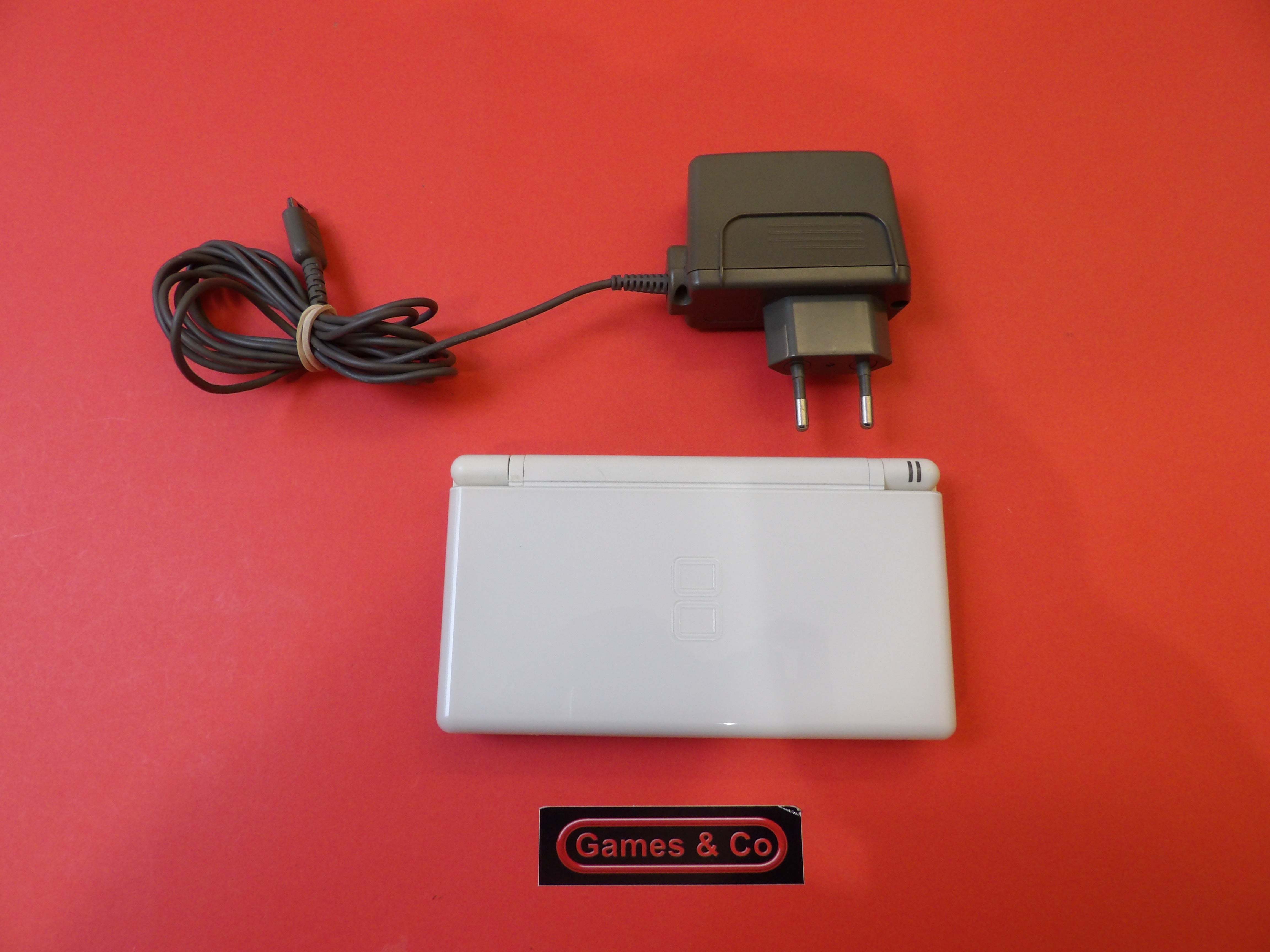 NINTENDO DS LITE CONSOLE