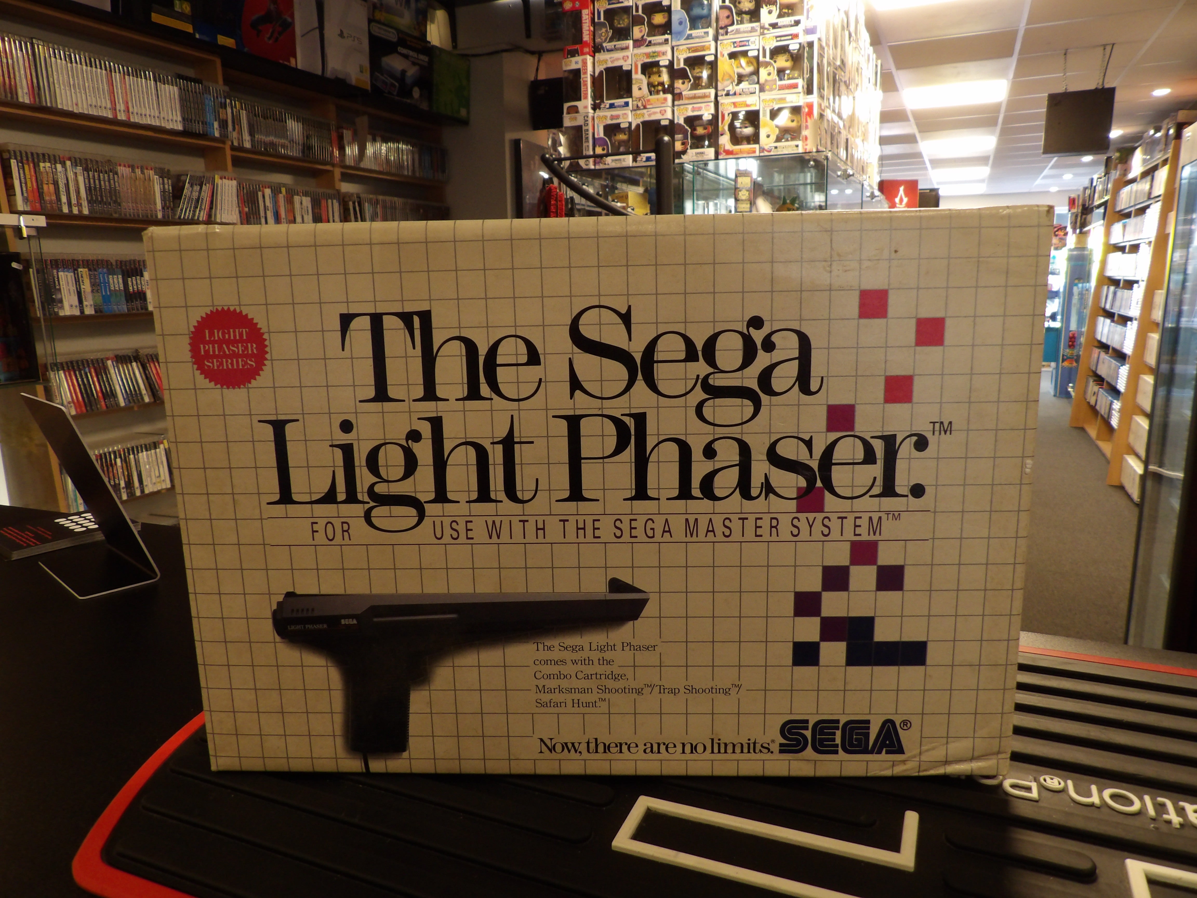 SEGA MASTER SYSTEM LIGHT PHASER CIB