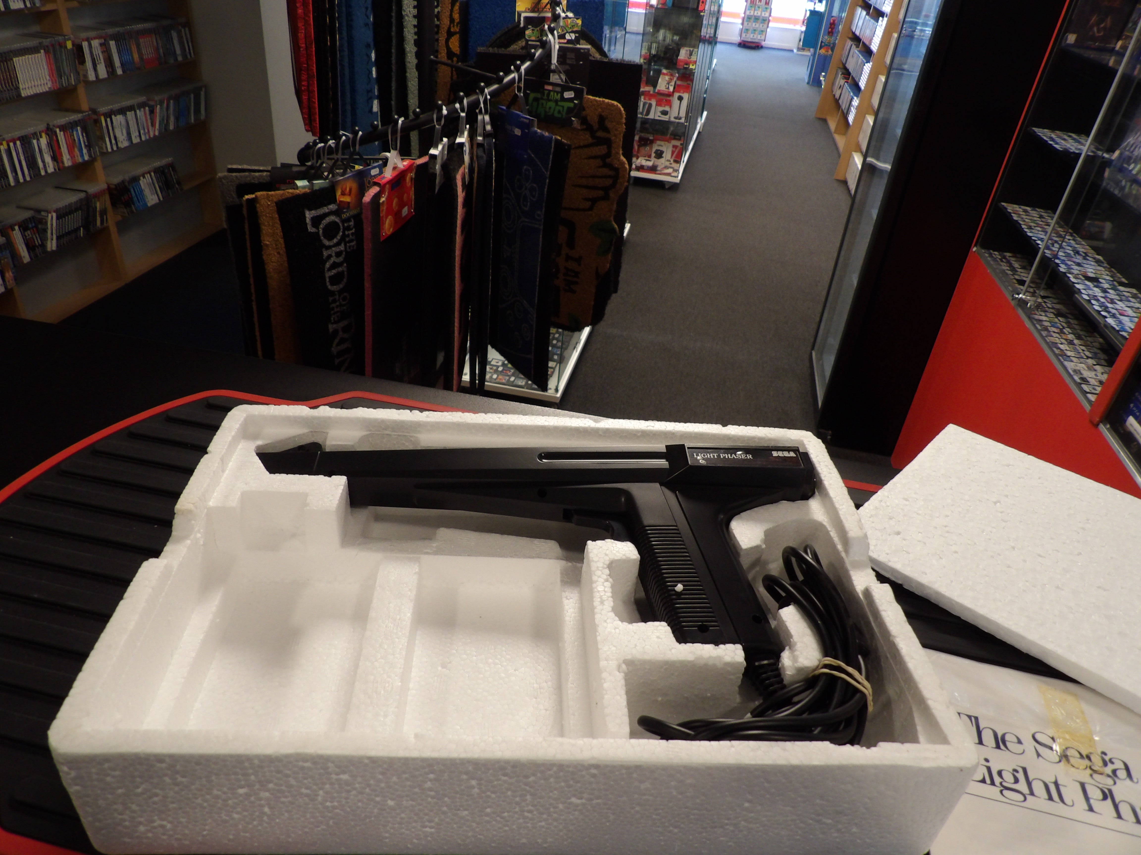 SEGA MASTER SYSTEM LIGHT PHASER CIB