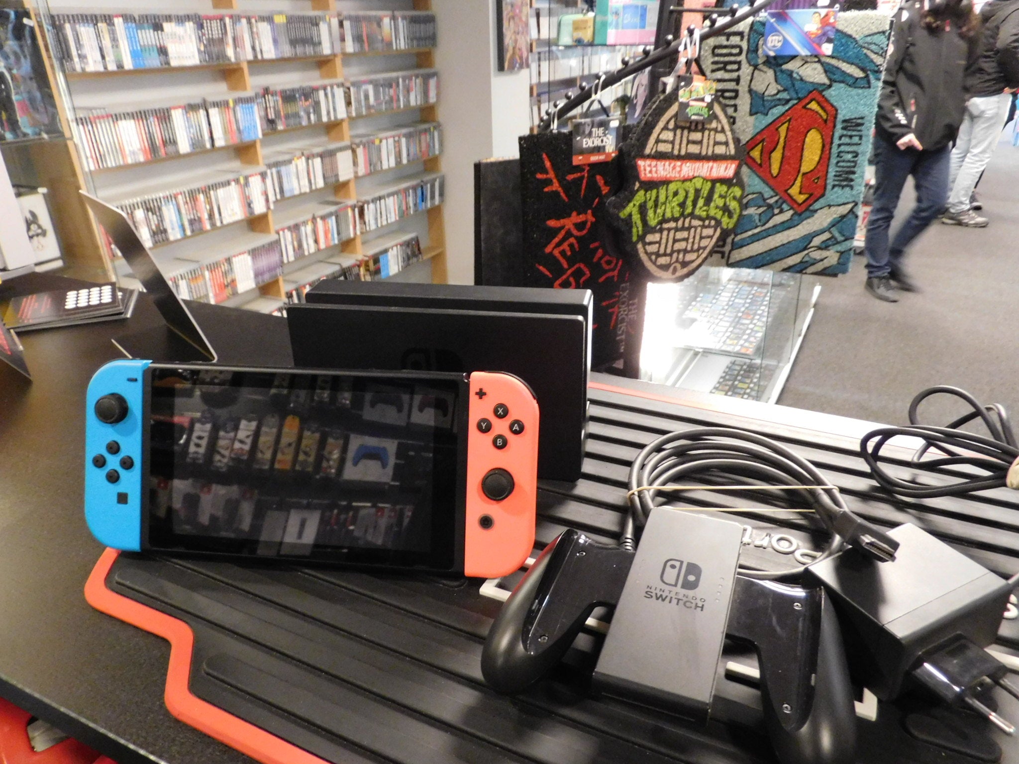 NINTENDO SWITCH CONSOLE