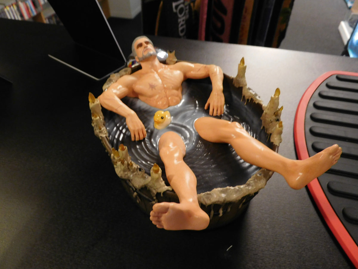 THE WITCHER 3 WILD HUNT GERALT IN THE BATH STATUETTE