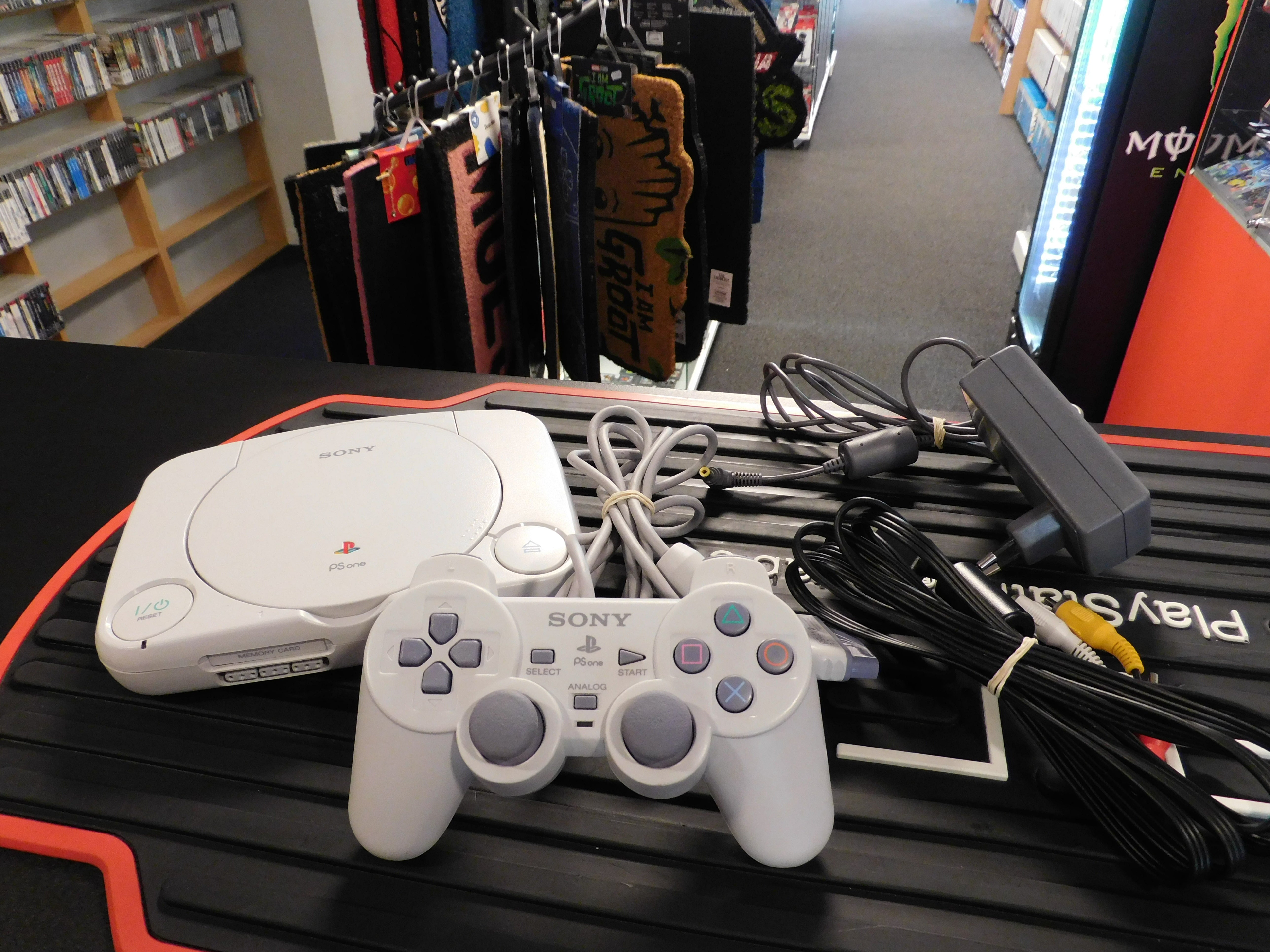 PLAYSTATION 1 ONE CONSOLE