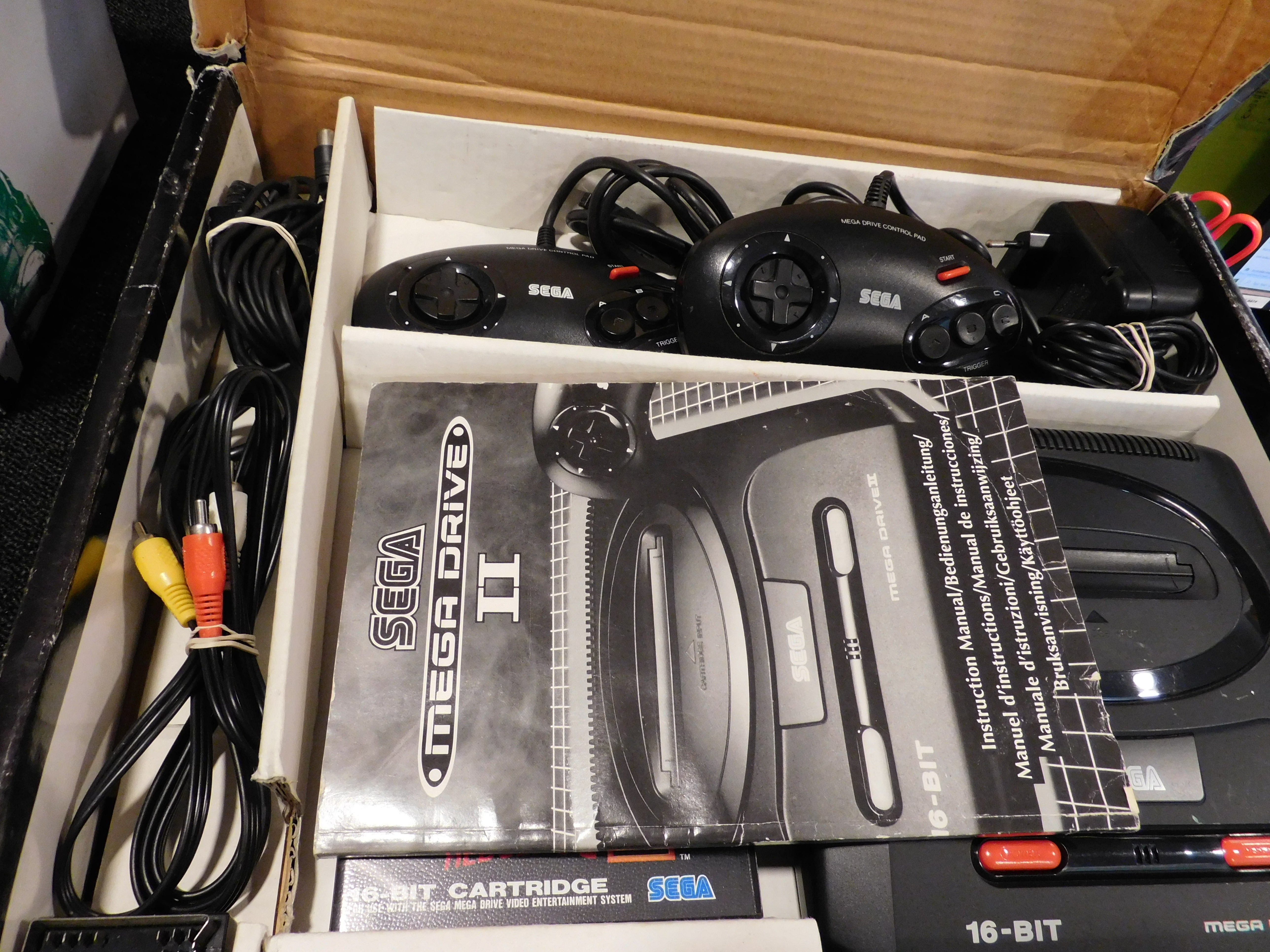 Sega Mega Drive II console Sonic 2 bundel