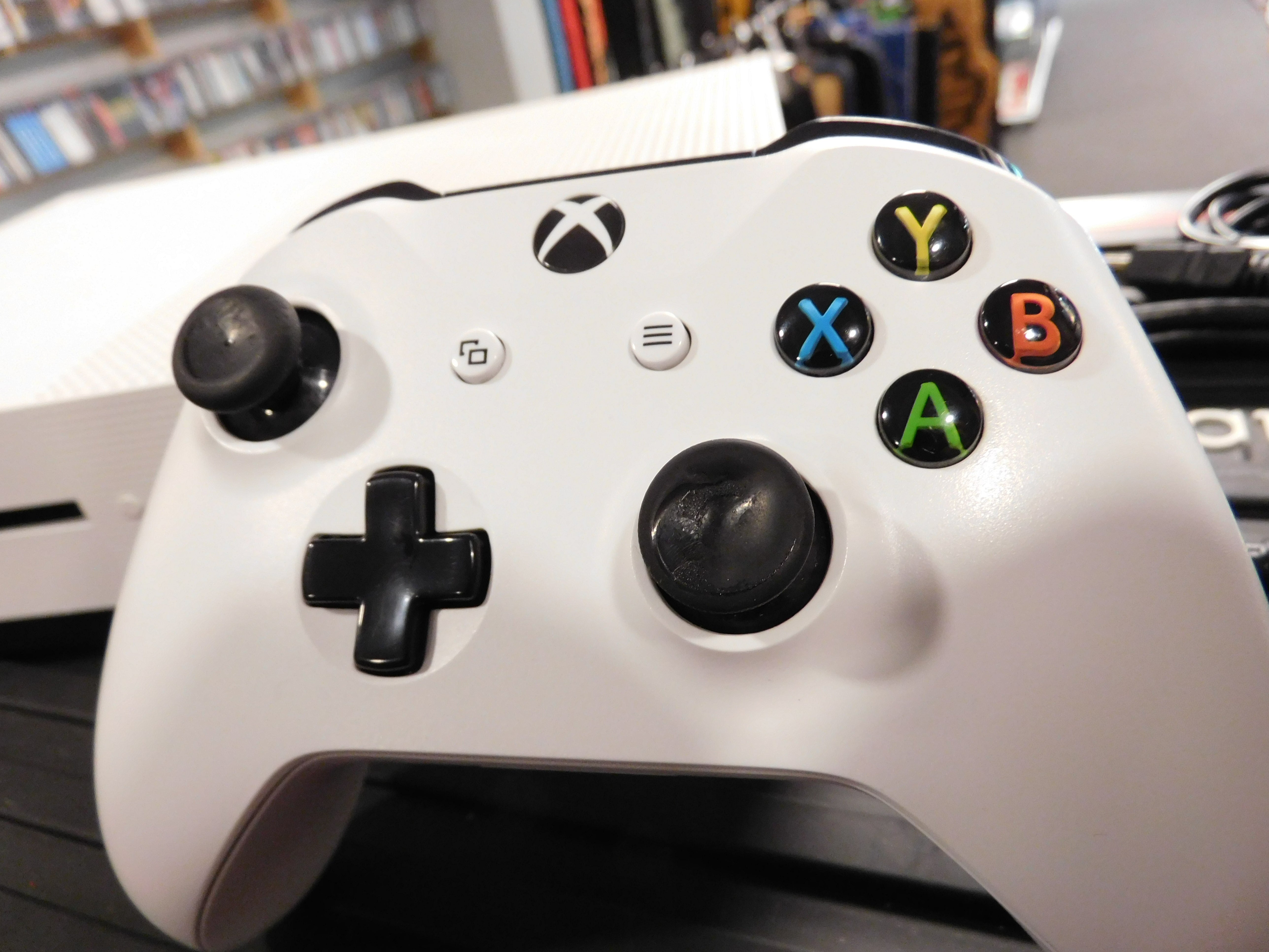 XBOX ONE  S CONSOLE 1TB
