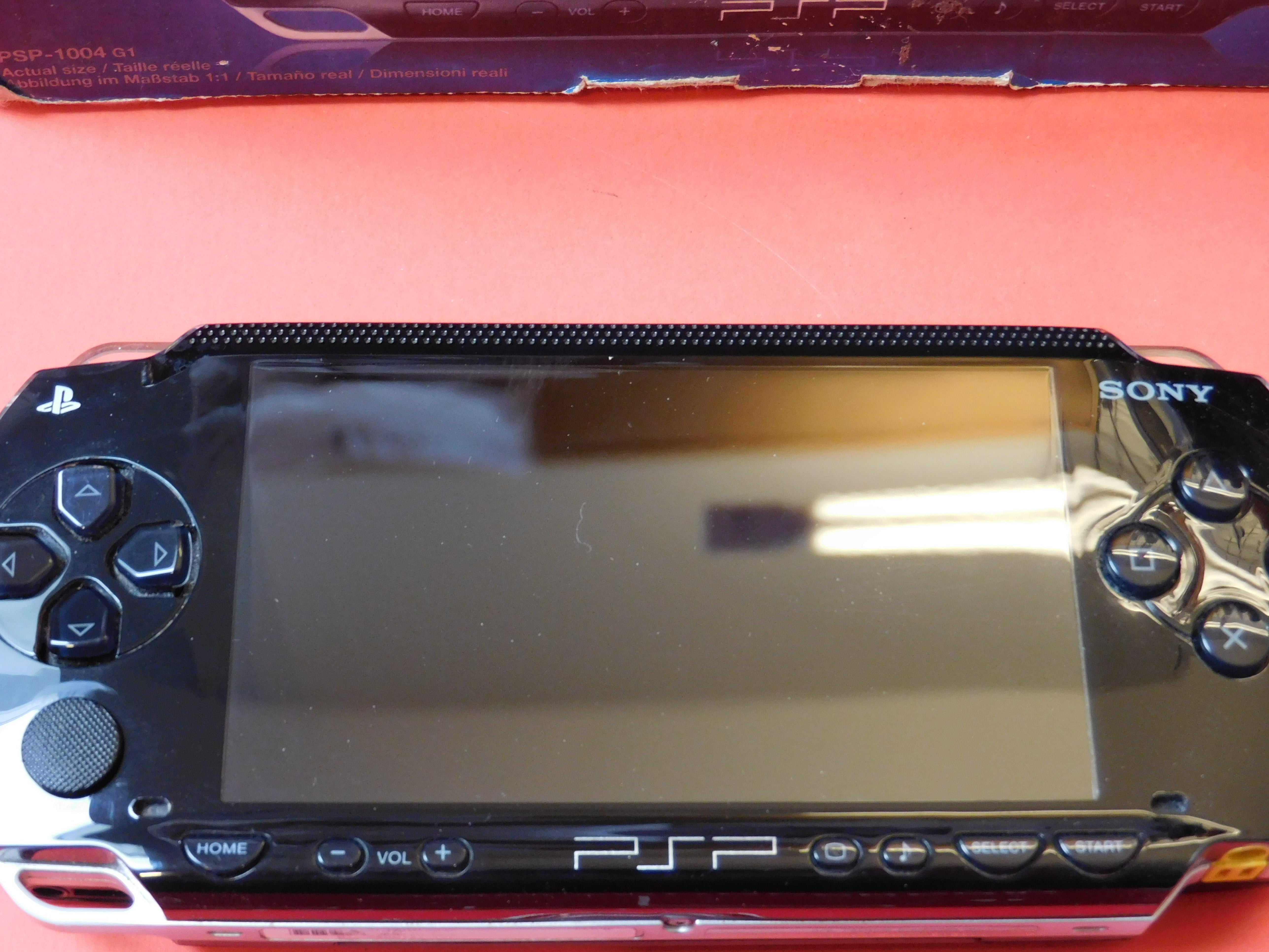 PSP CONSOLE GIGA PACK
