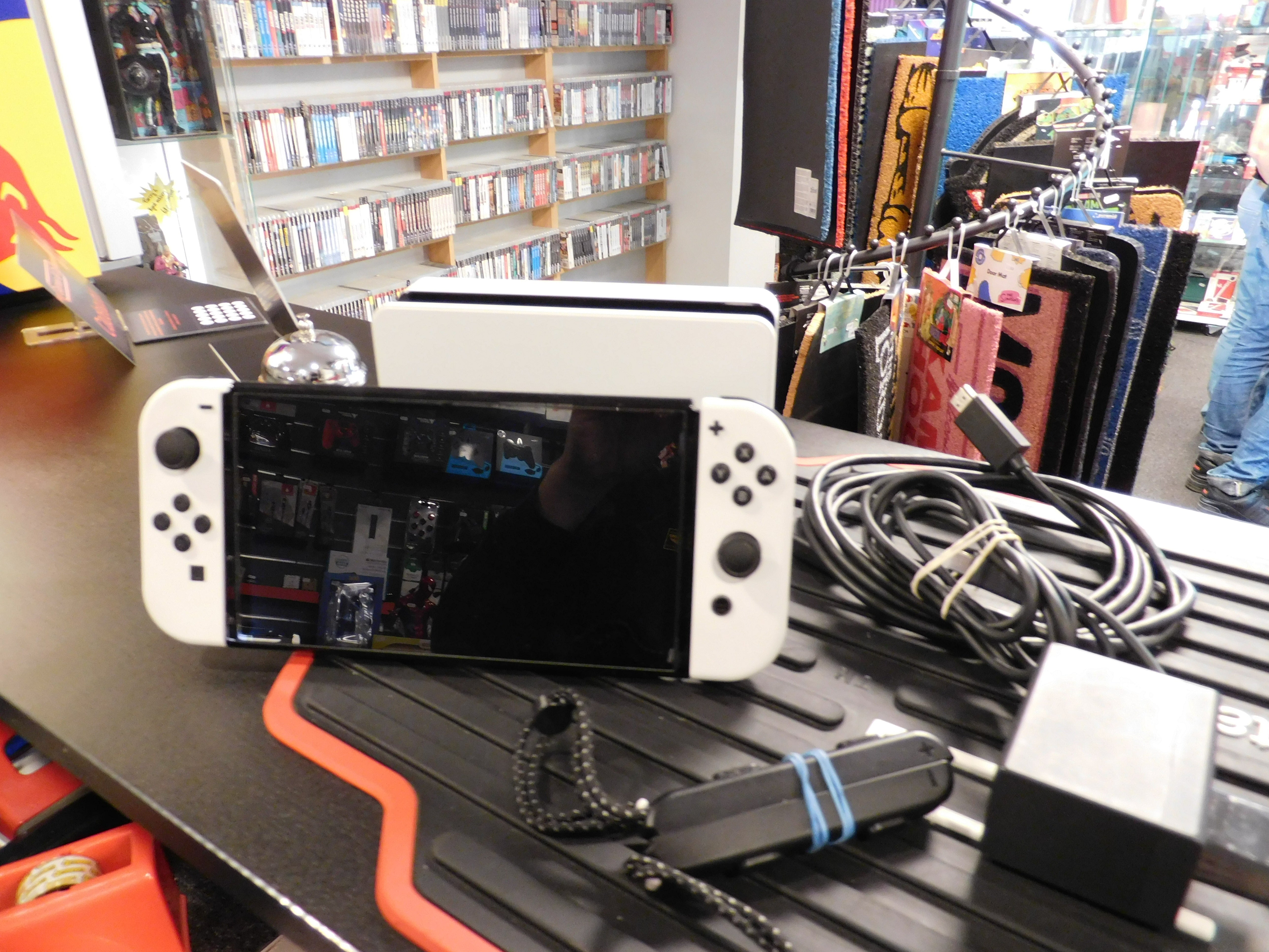 NINTENDO SWITCH  OLED CONSOLE