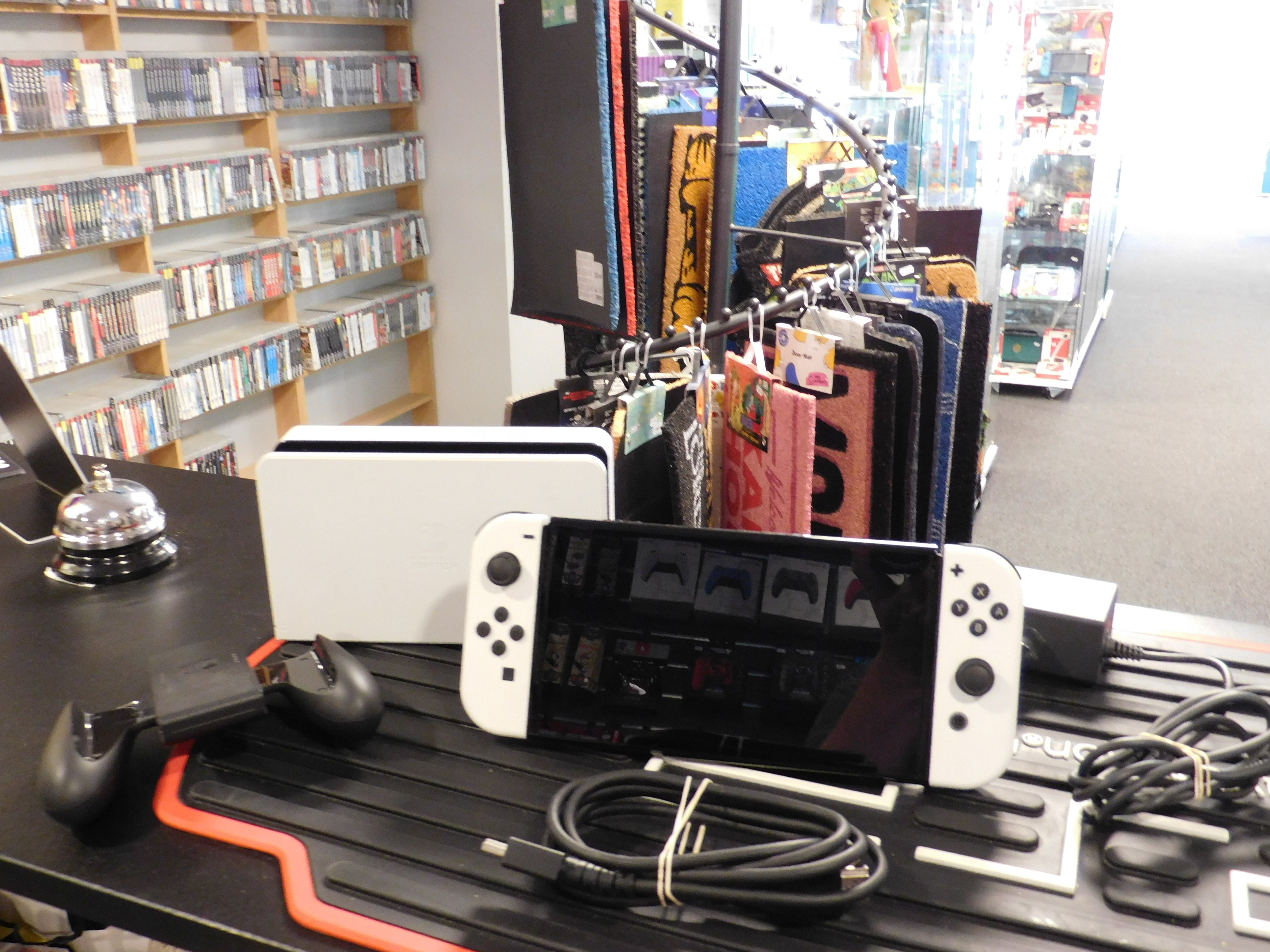 NINTENDO SWITCH  OLED CONSOLE