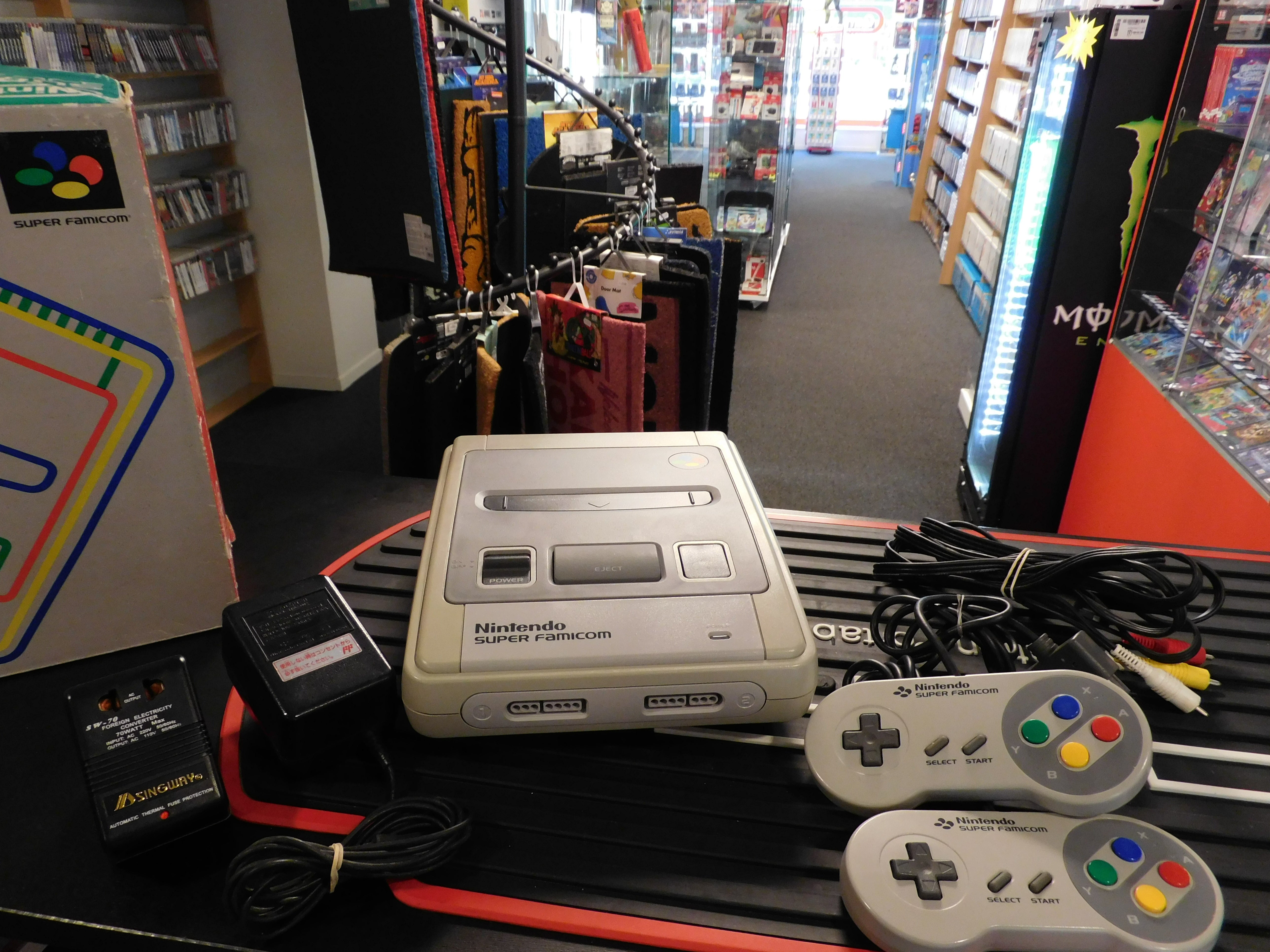 NINTENDO SUPER FAMICOM CONSOLE