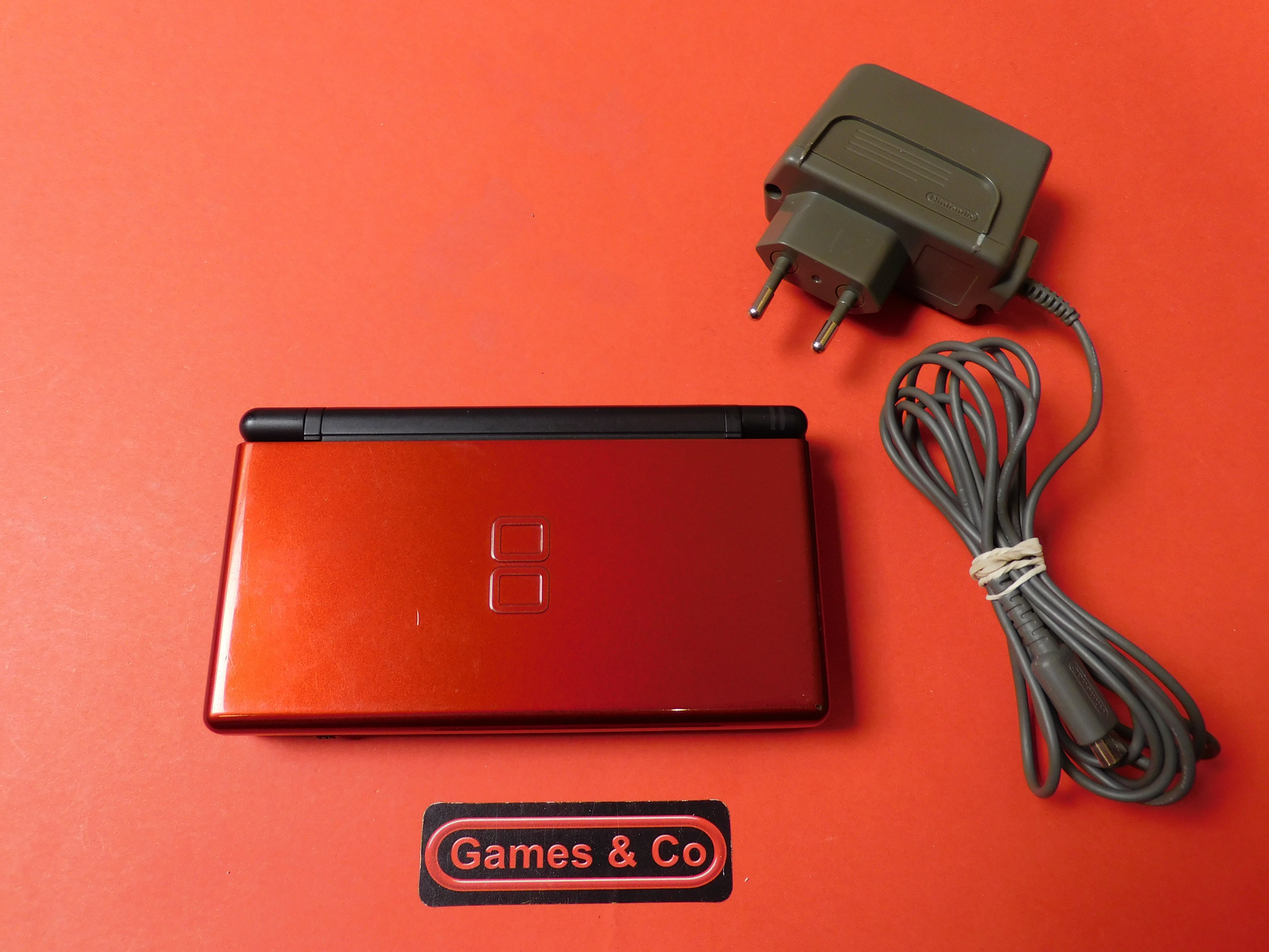 NINTENDO DS LITE CONSOLE