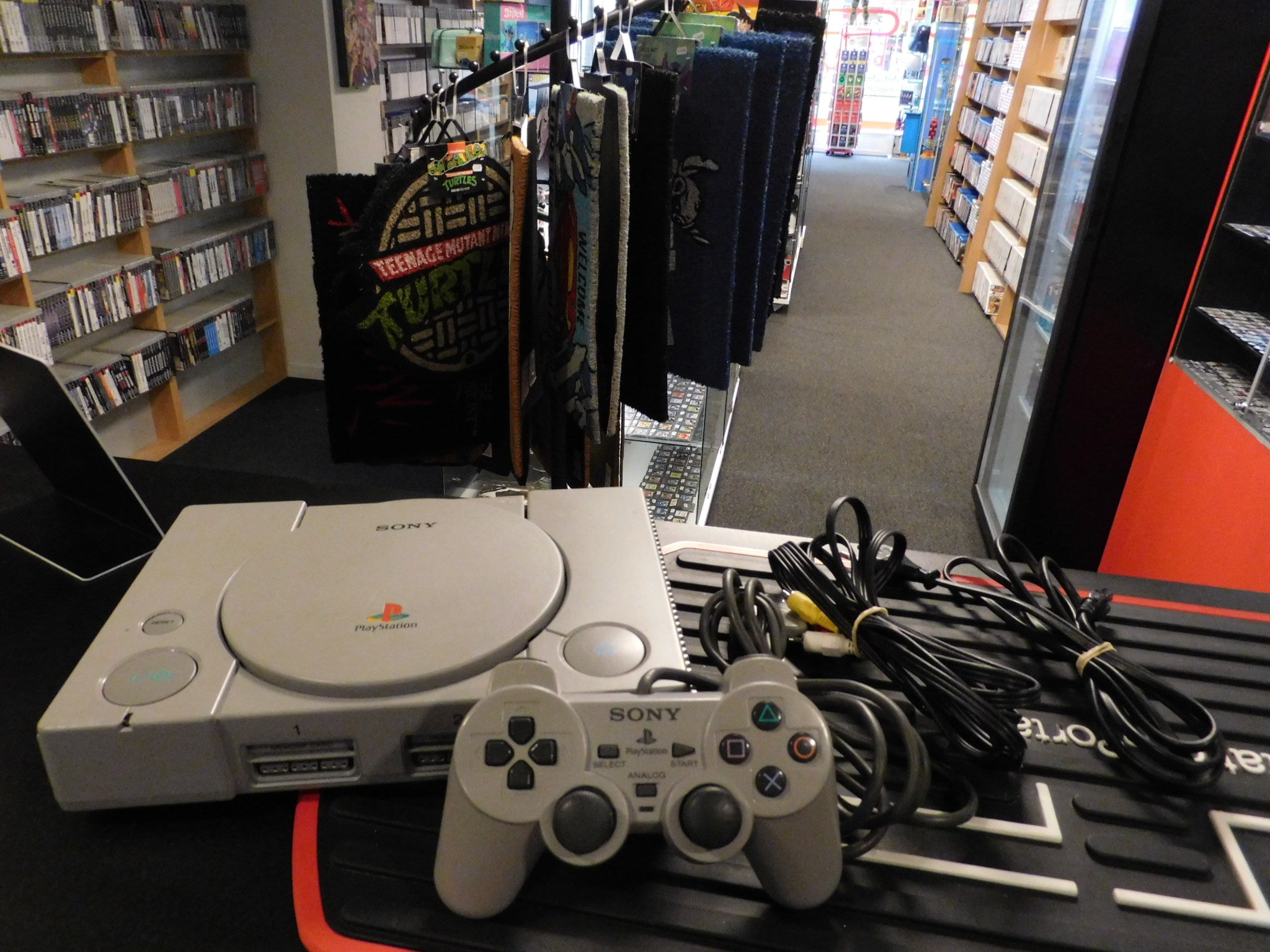 PLAYSTATION 1 CONSOLE