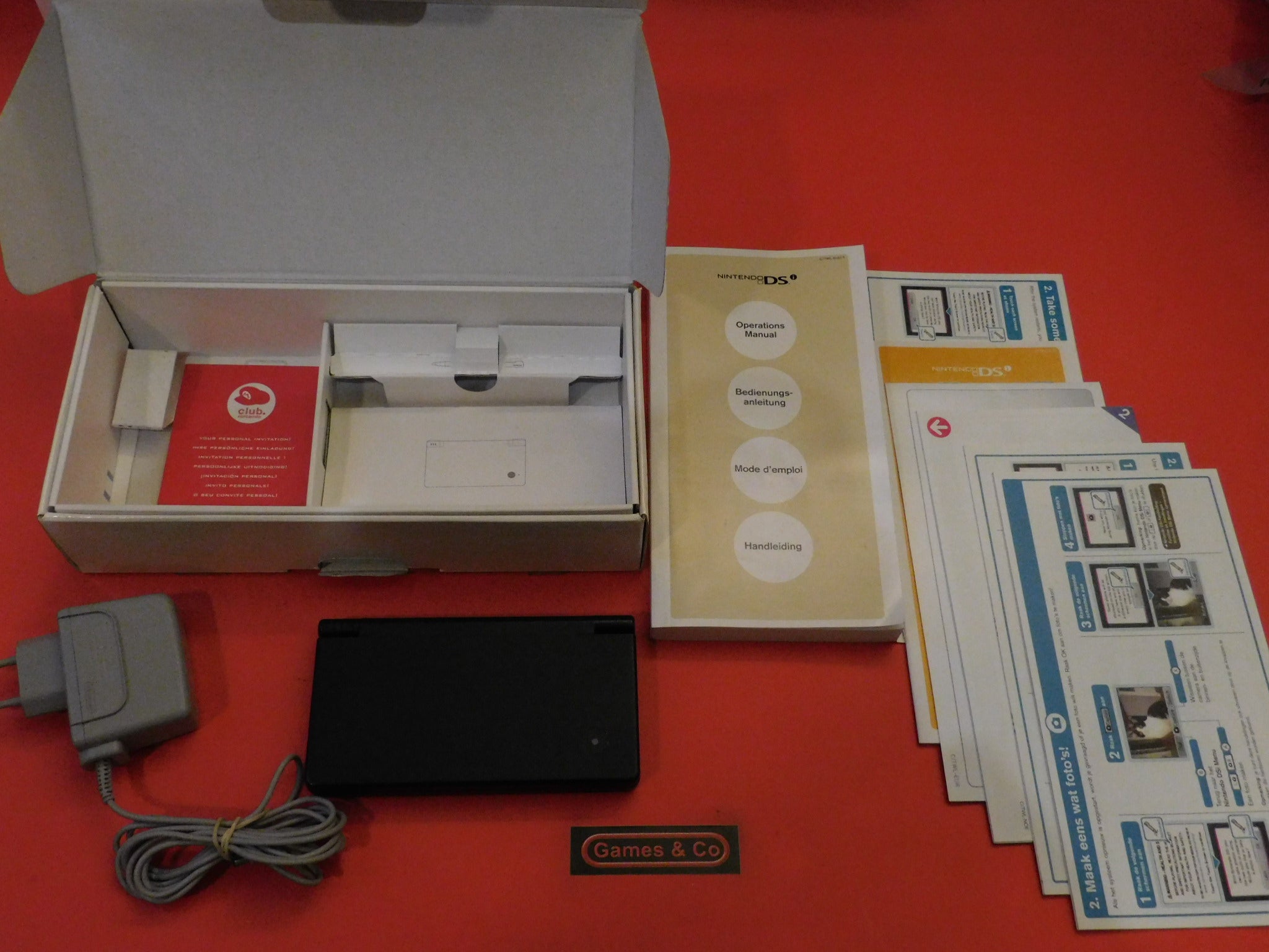 NINTENDO DSi   CONSOLE