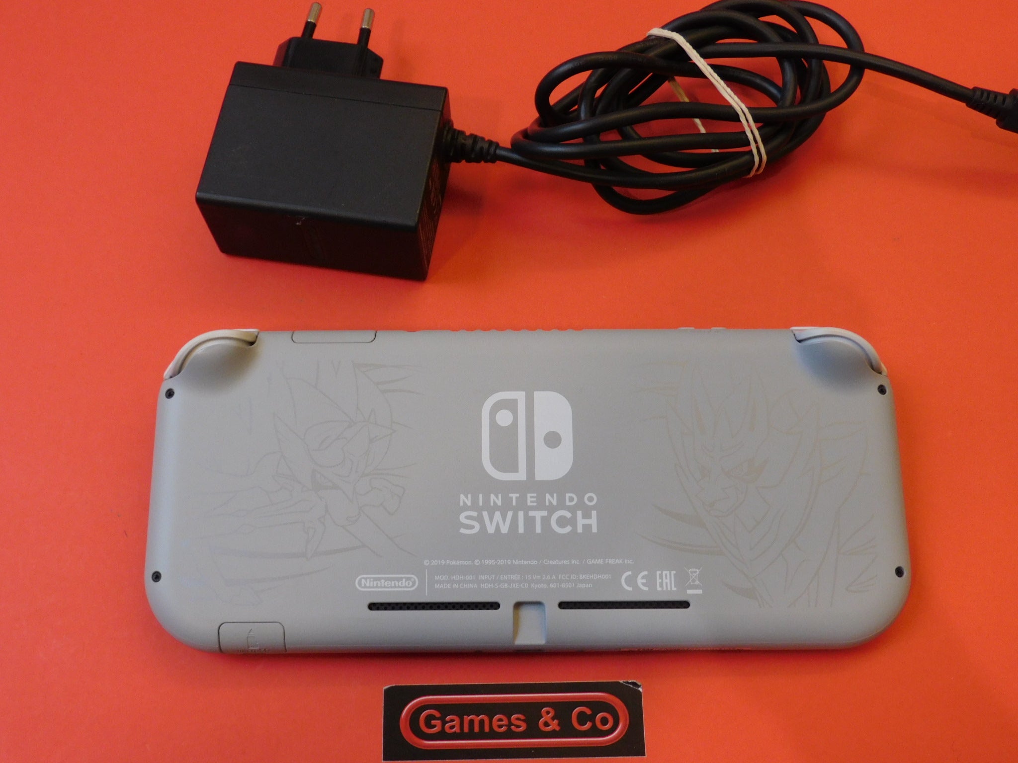 Nintendo Switch Lite Zacian & Zamazenta Limited Edition