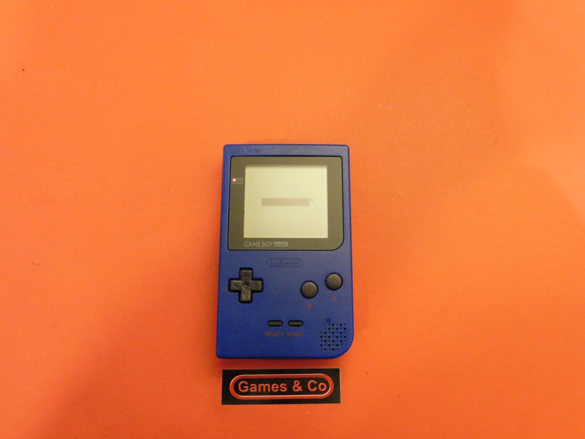 GAME BOY POCKET CONSOLE