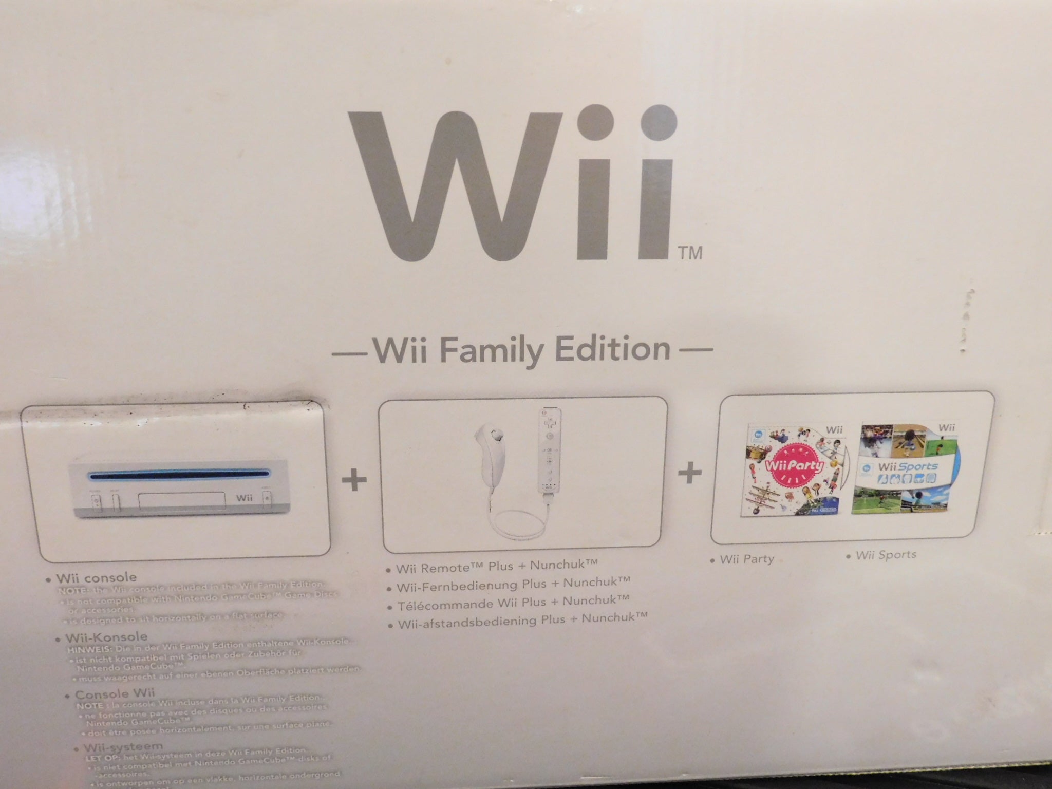 Wii CONSOLE  Wii SPORTS + Wii PARTY