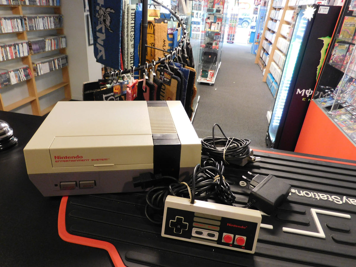 NINTENDO NES CONSOLE