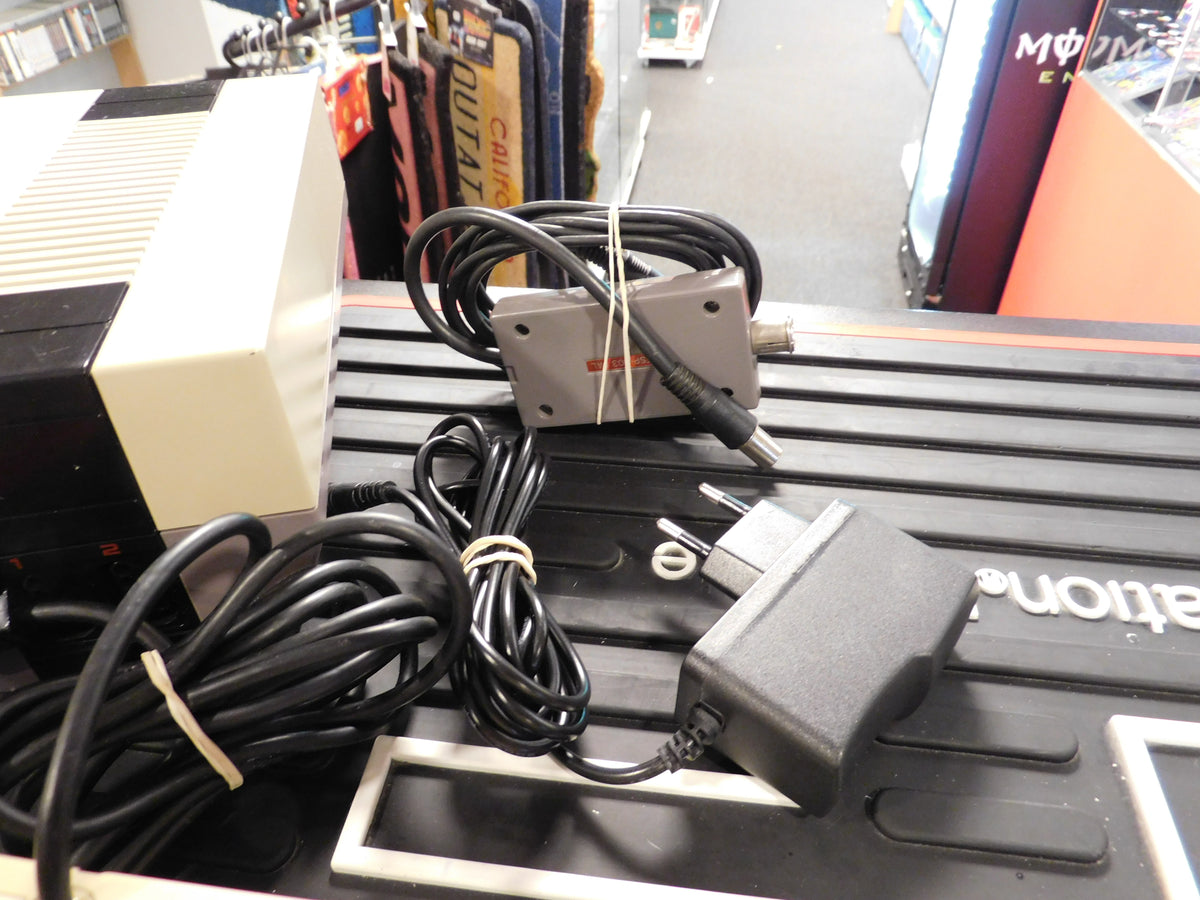 NINTENDO NES CONSOLE