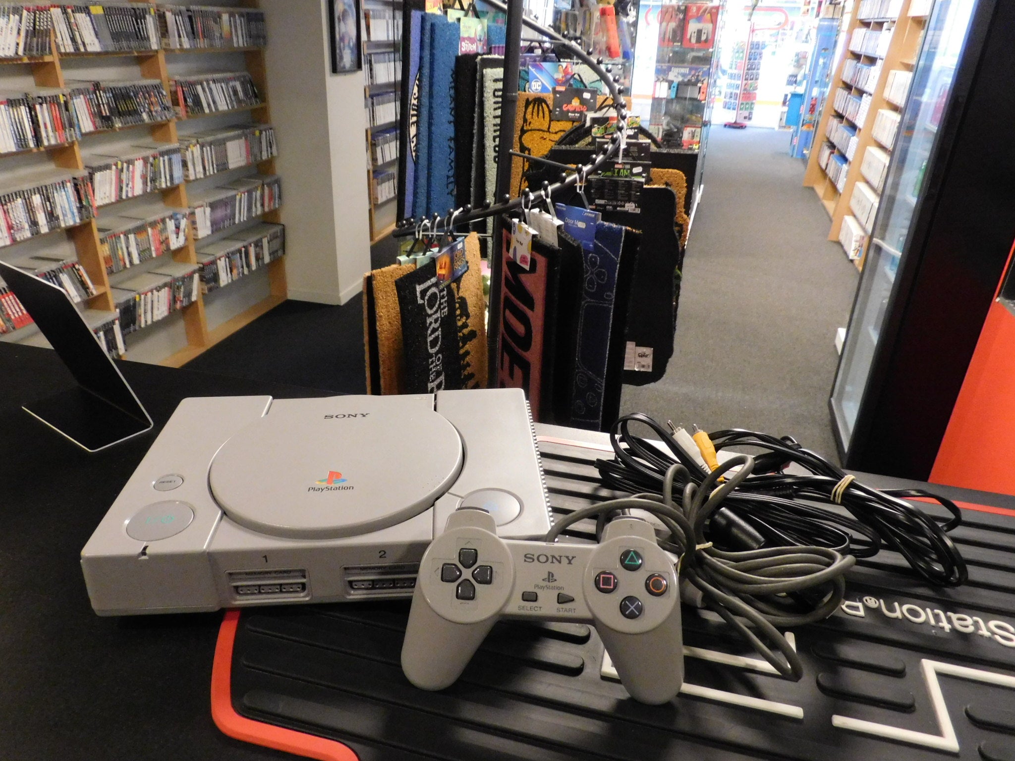 PLAYSTATION 1 CONSOLE