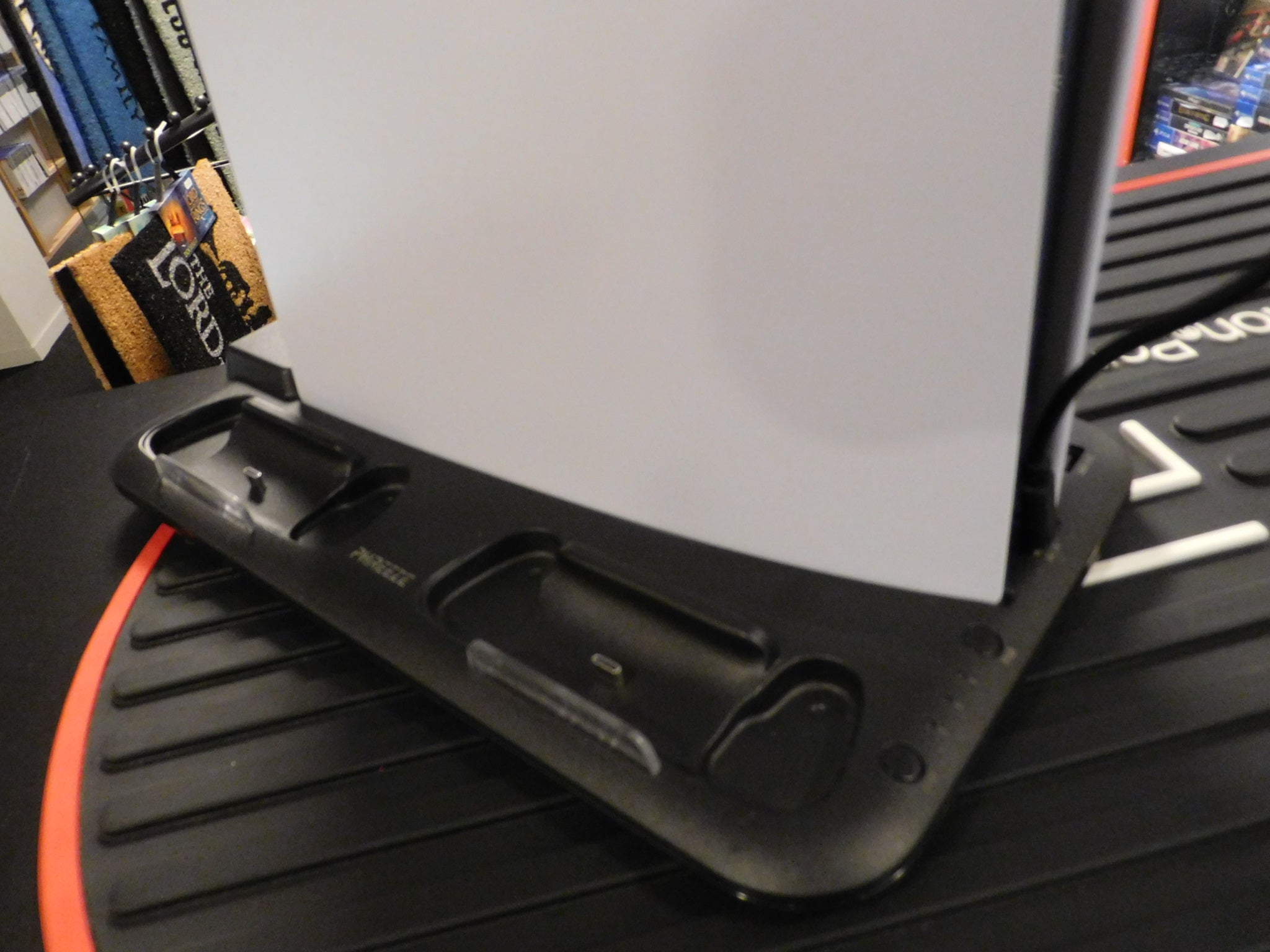 PHREEZE OPLAADSTATION PS5 LAUNCH MODEL