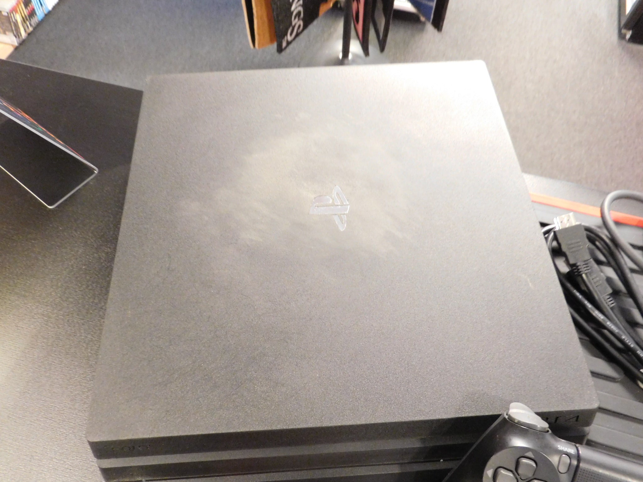 PLAYSTATION 4 PRO CONSOLE