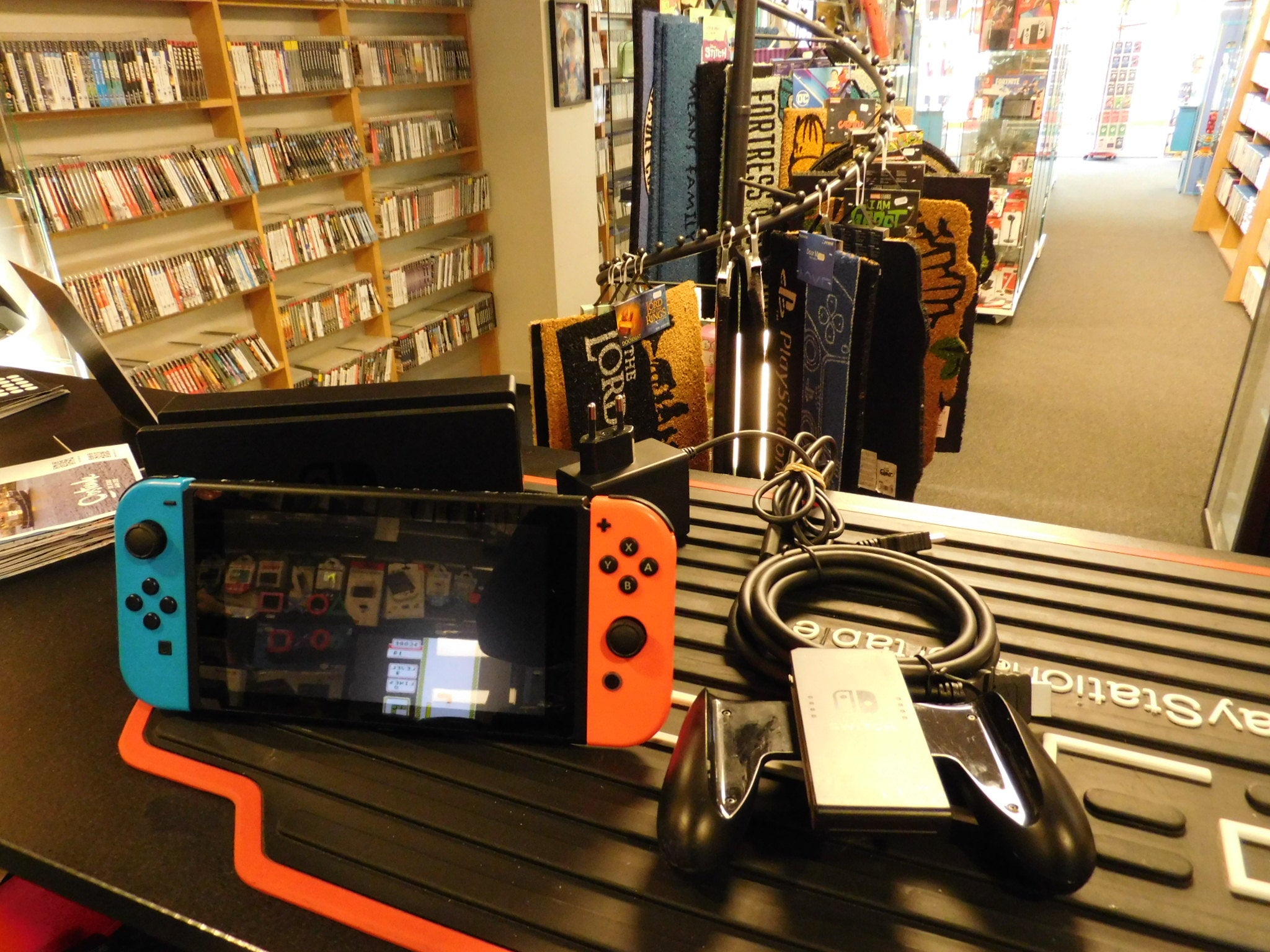 NINTENDO SWITCH CONSOLE