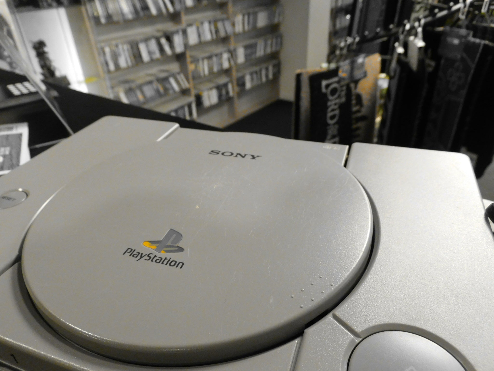 PLAYSTATION 1 CONSOLE