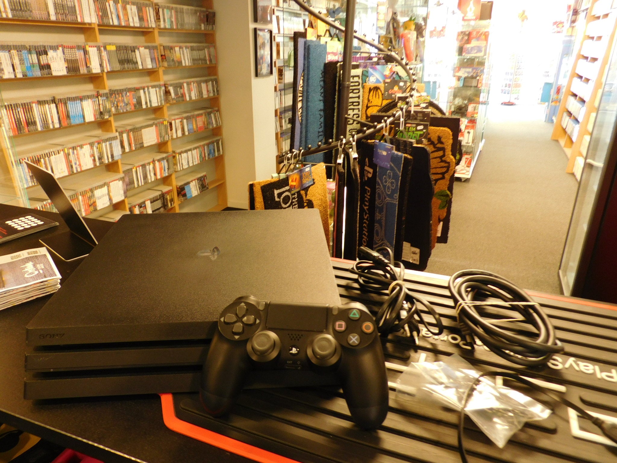 PLAYSTATION 4 PRO CONSOLE