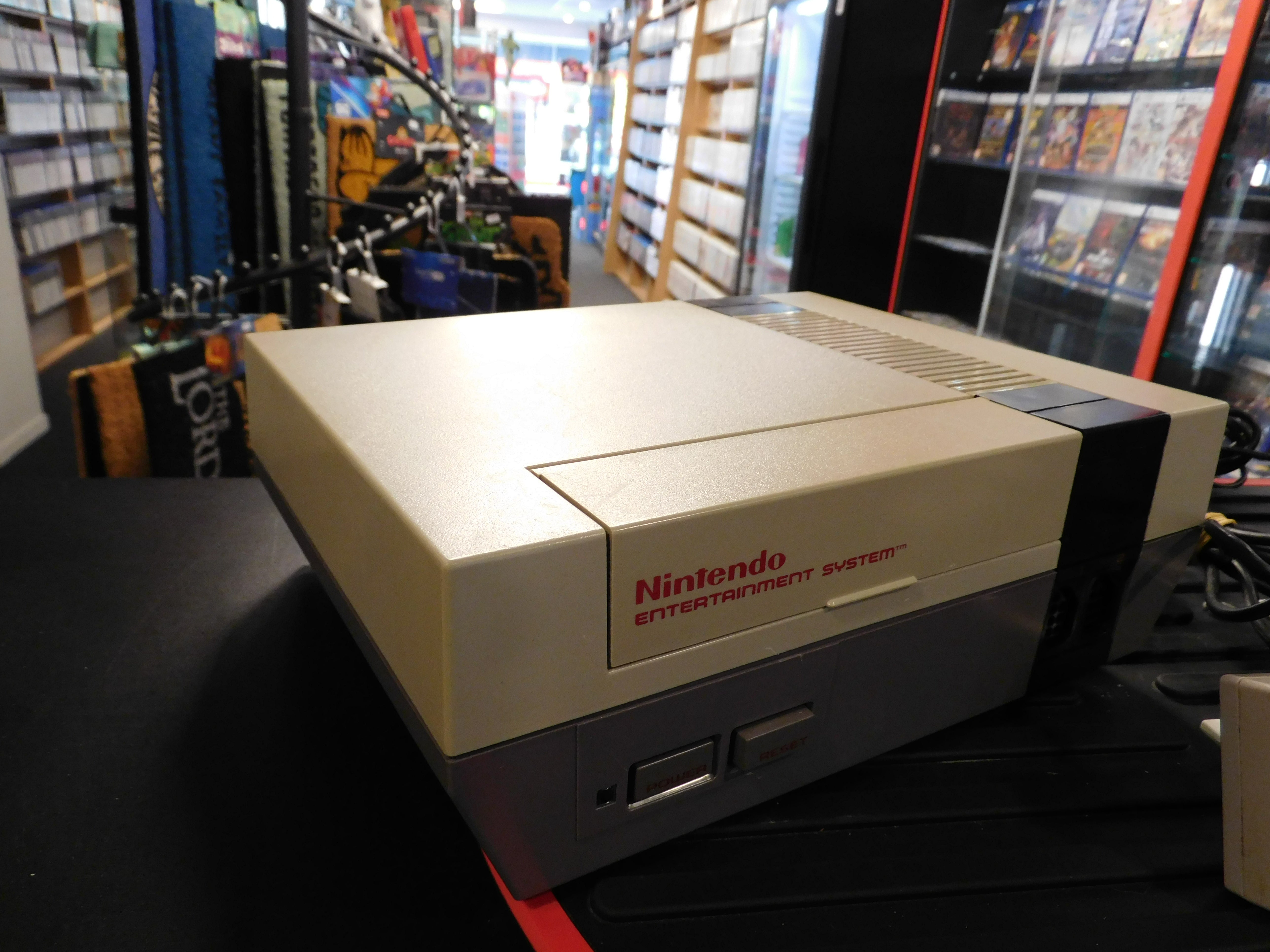 NINTENDO NES CONSOLE