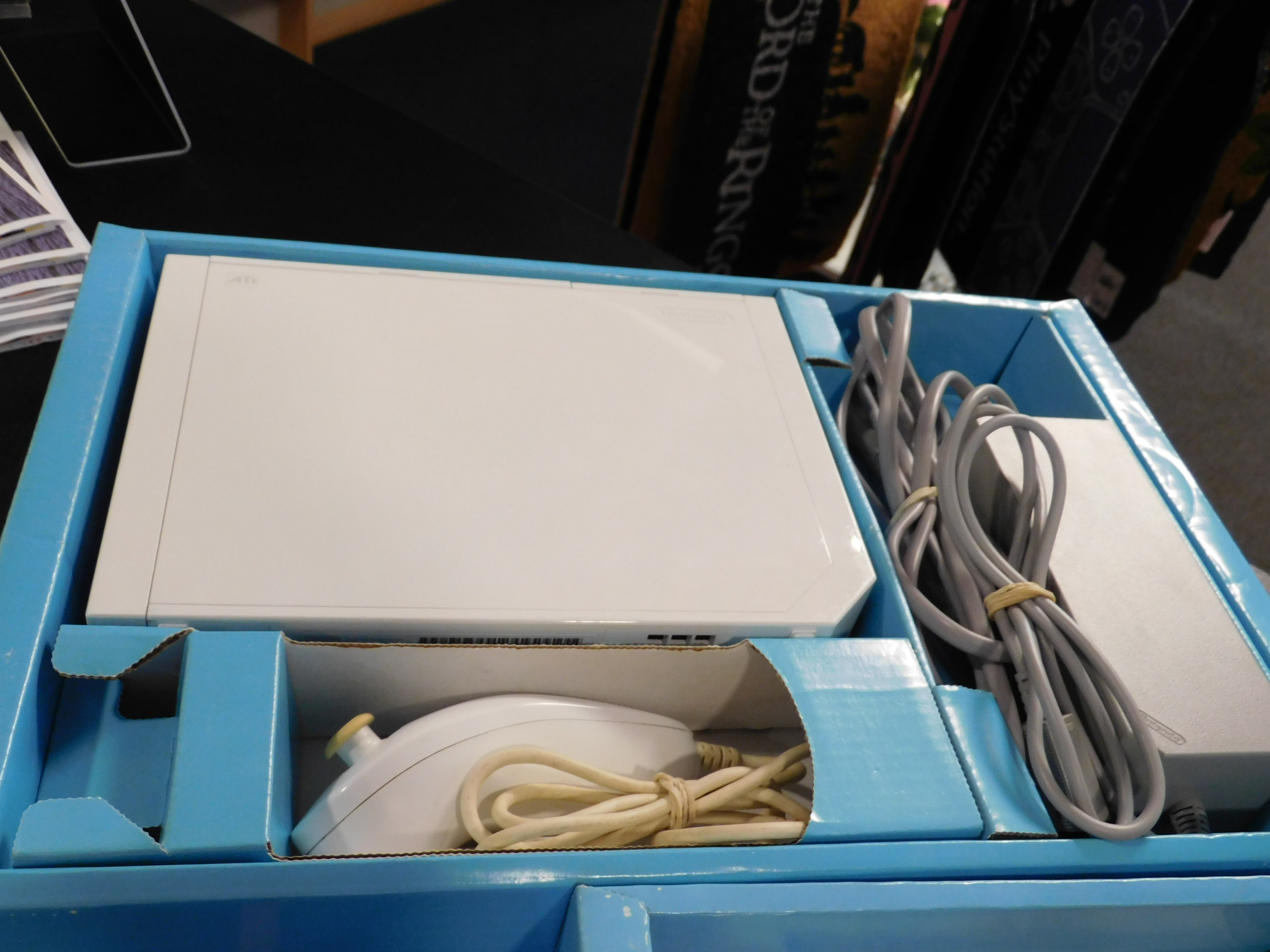 Wii CONSOLE + Wii SPORTS