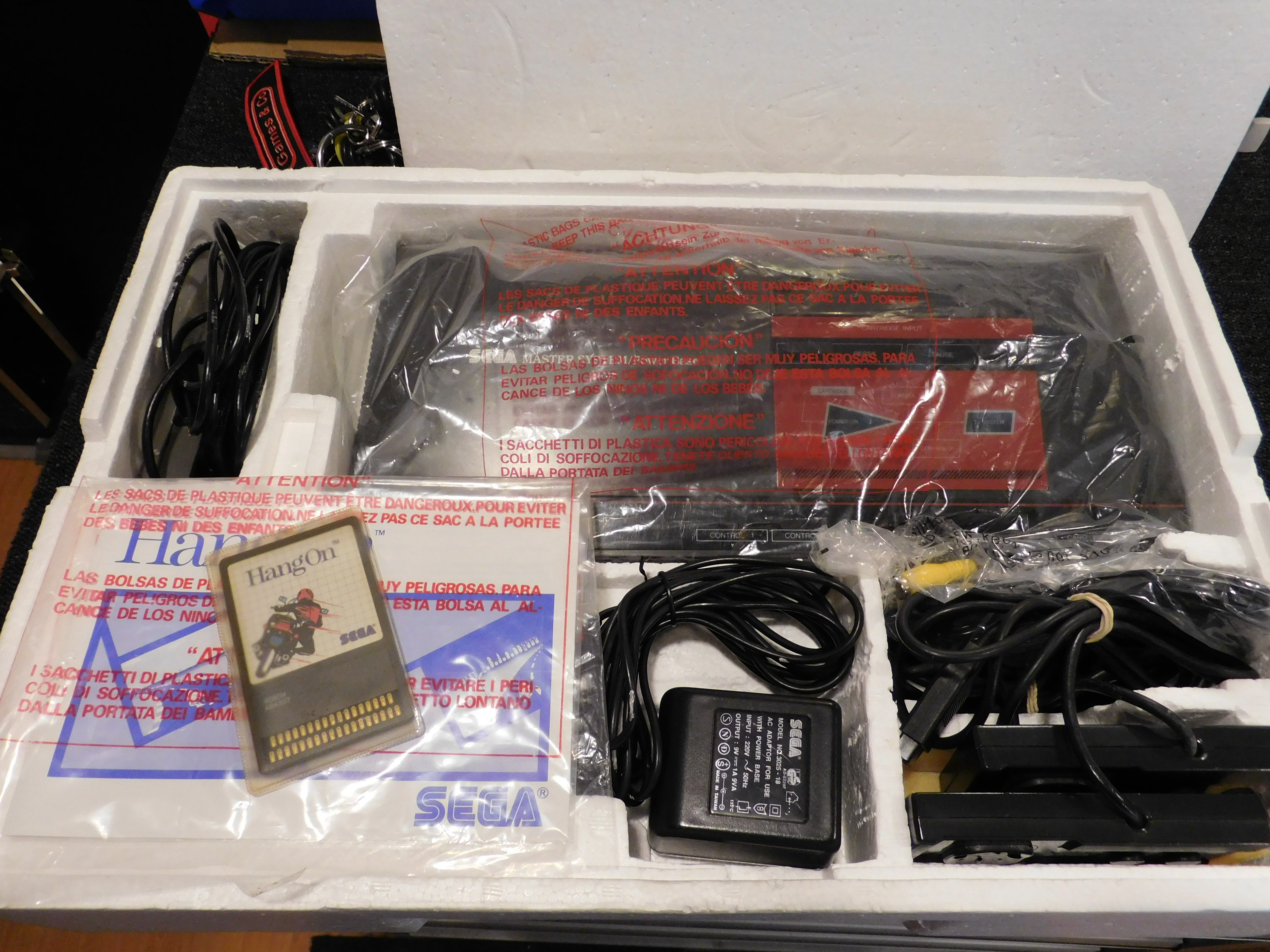 SEGA MASTER SYSTEM I  CONSOLE  HANG ON EDITION