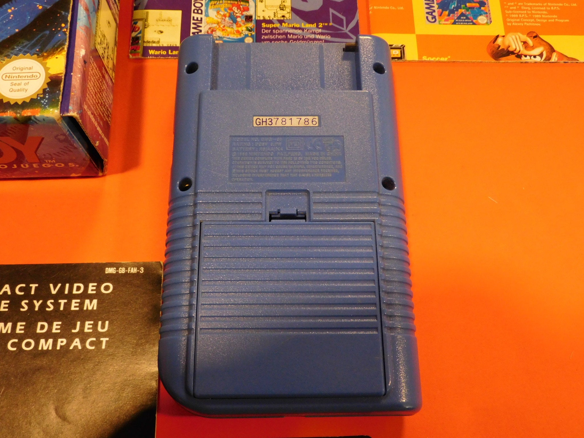 GAMEBOY CLASSIC PLAY IT LOUD CONSOLE BLUE VERSION