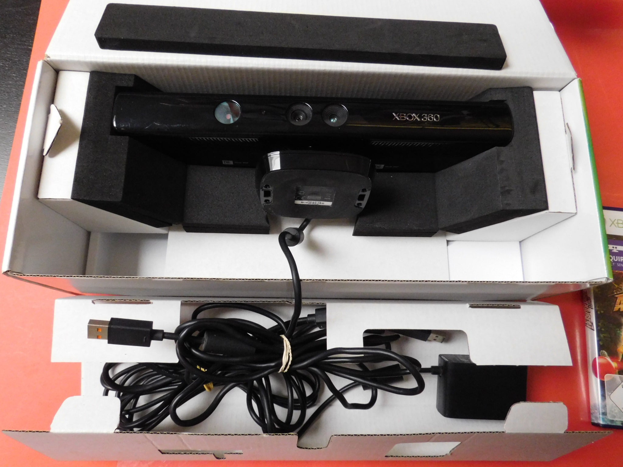 XBOX360 KINECT MET OPLADER + SPEL