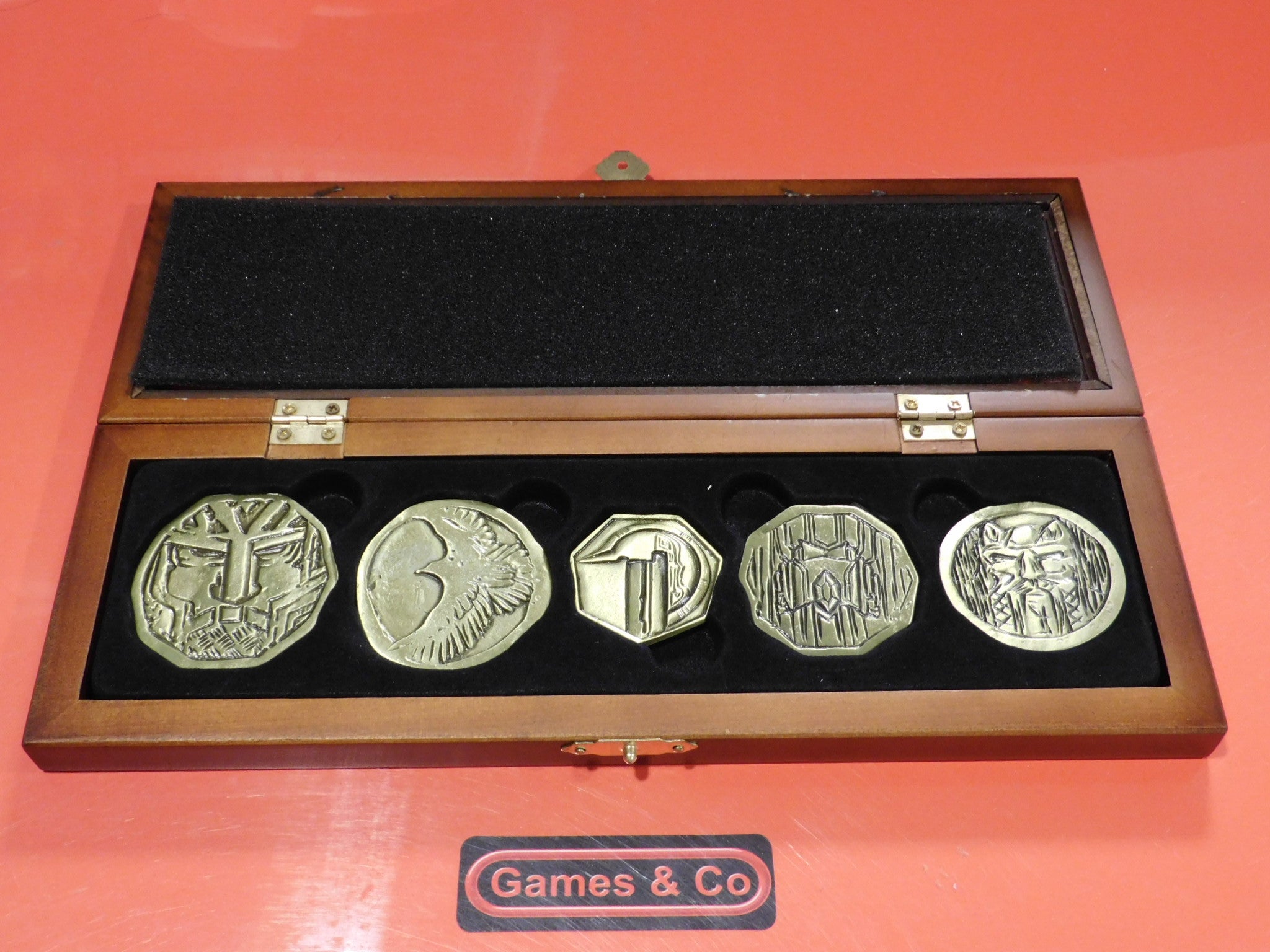 The Hobbit Dwarven Treasure Coin Set