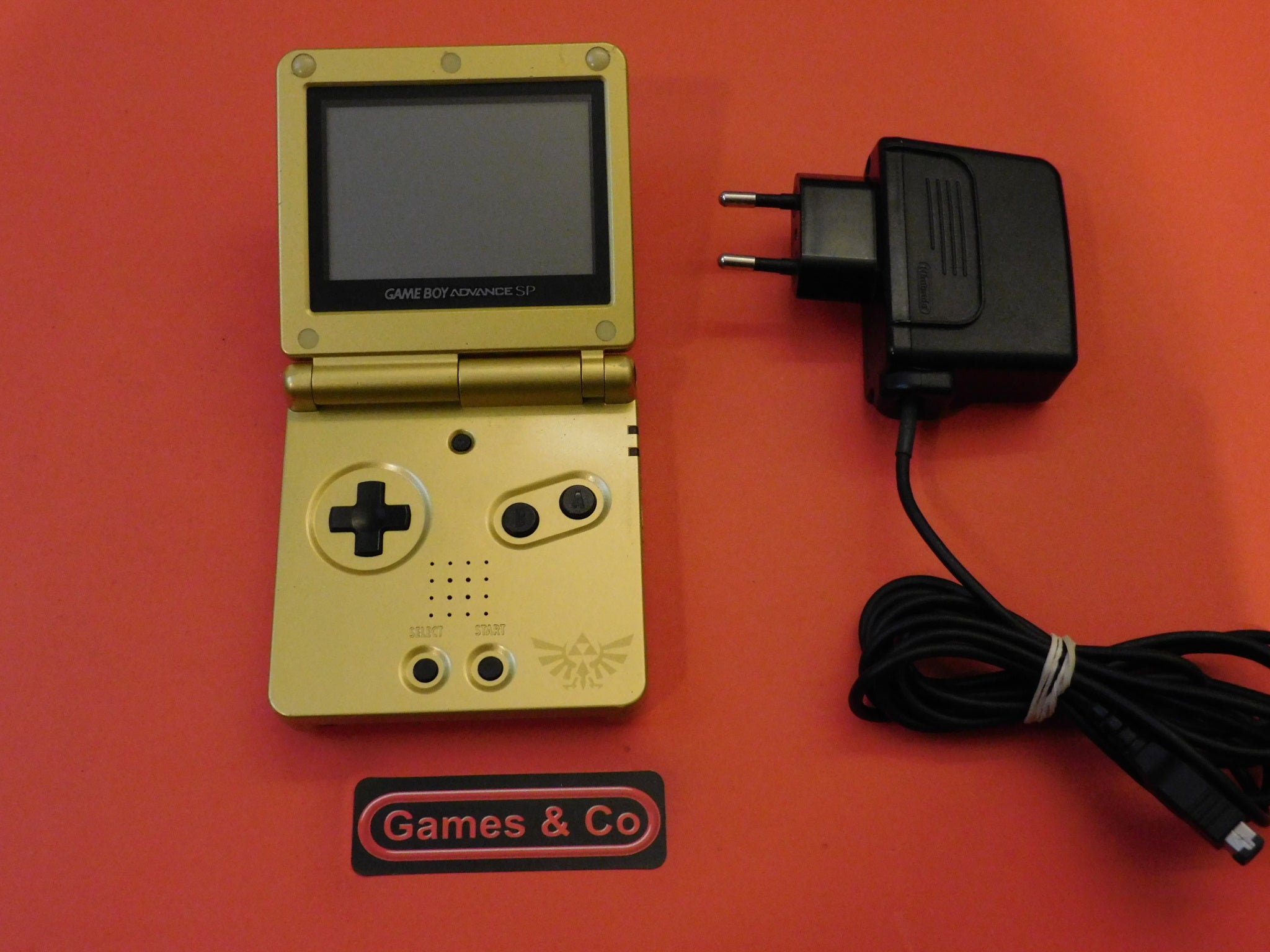 GAMEBOY ADVANCE SP CONSOLE LIMITED EDITION ZELDA