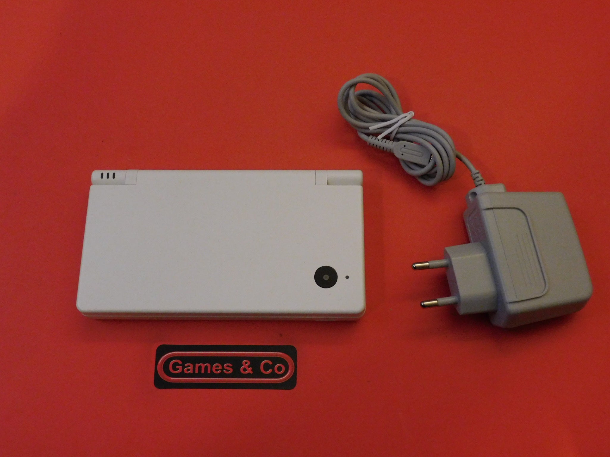 NINTENDO DSi CONSOLE