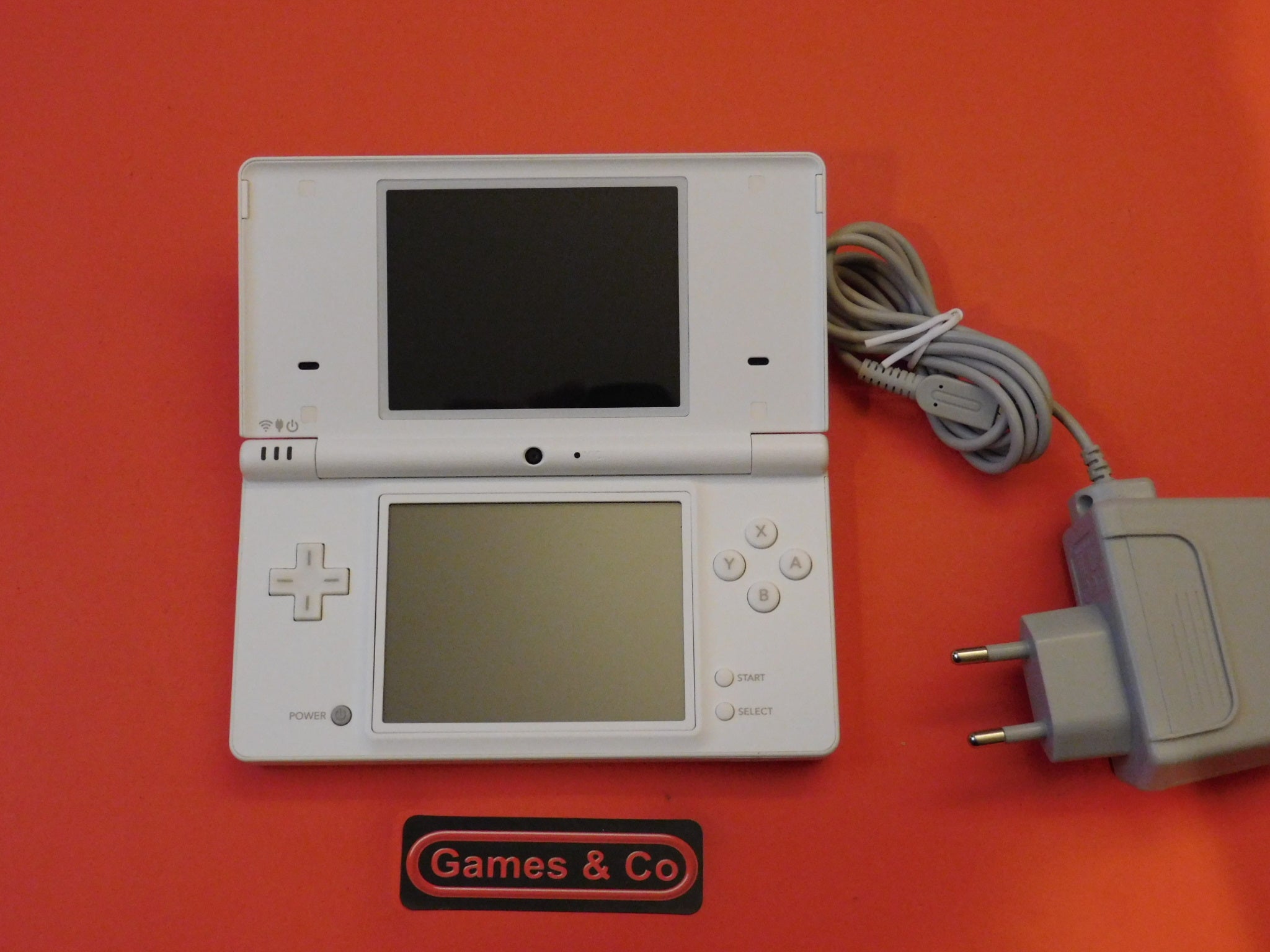 NINTENDO DSi CONSOLE