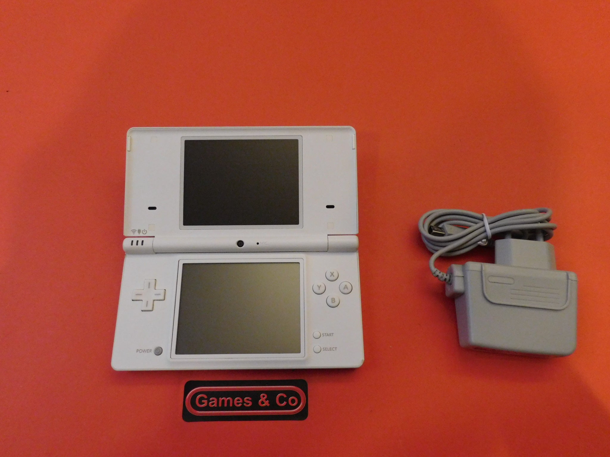 NINTENDO DSi CONSOLE