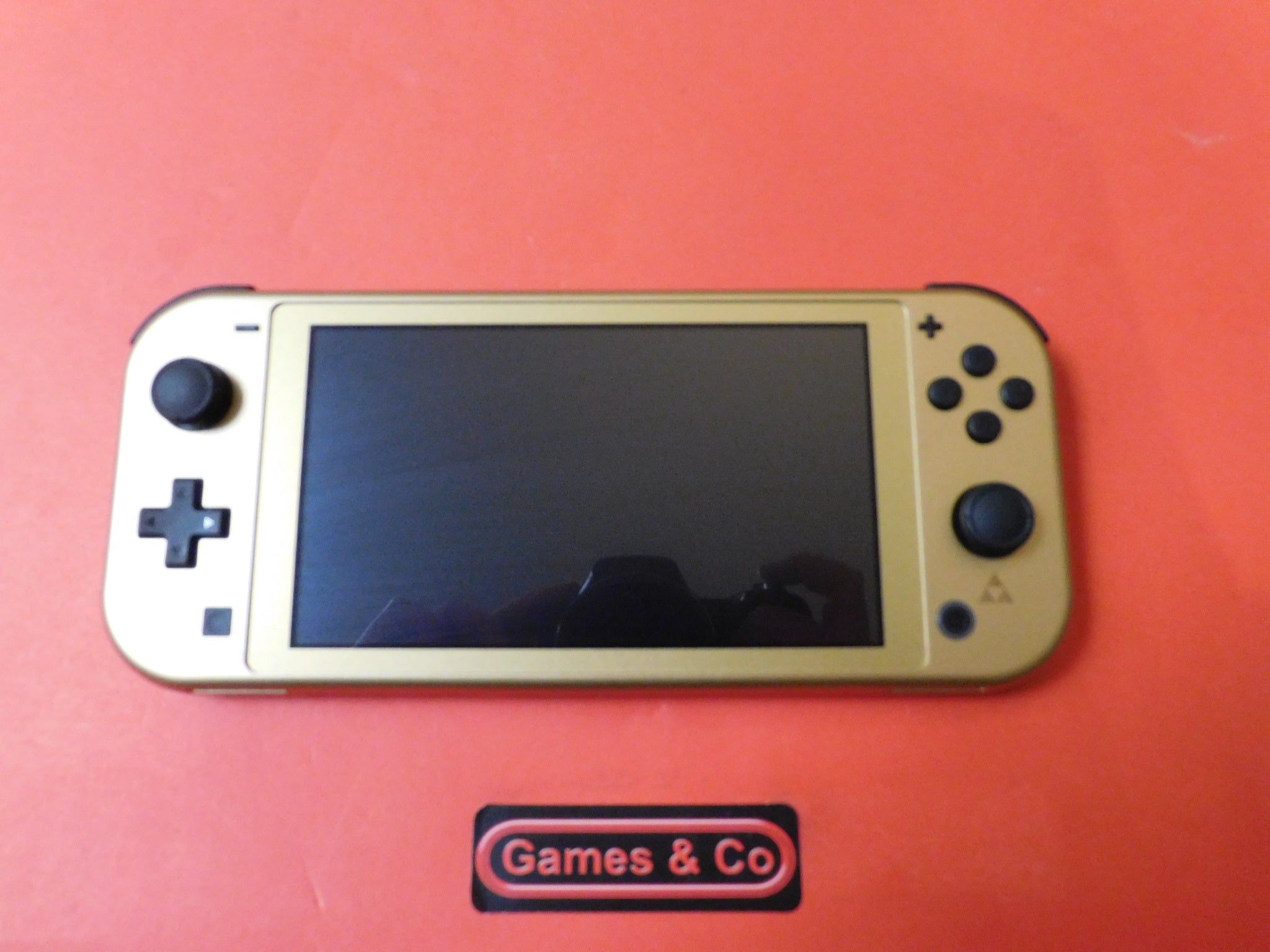 NINTENDO SWITCH LITE CONSOLE HYRULE EDITION