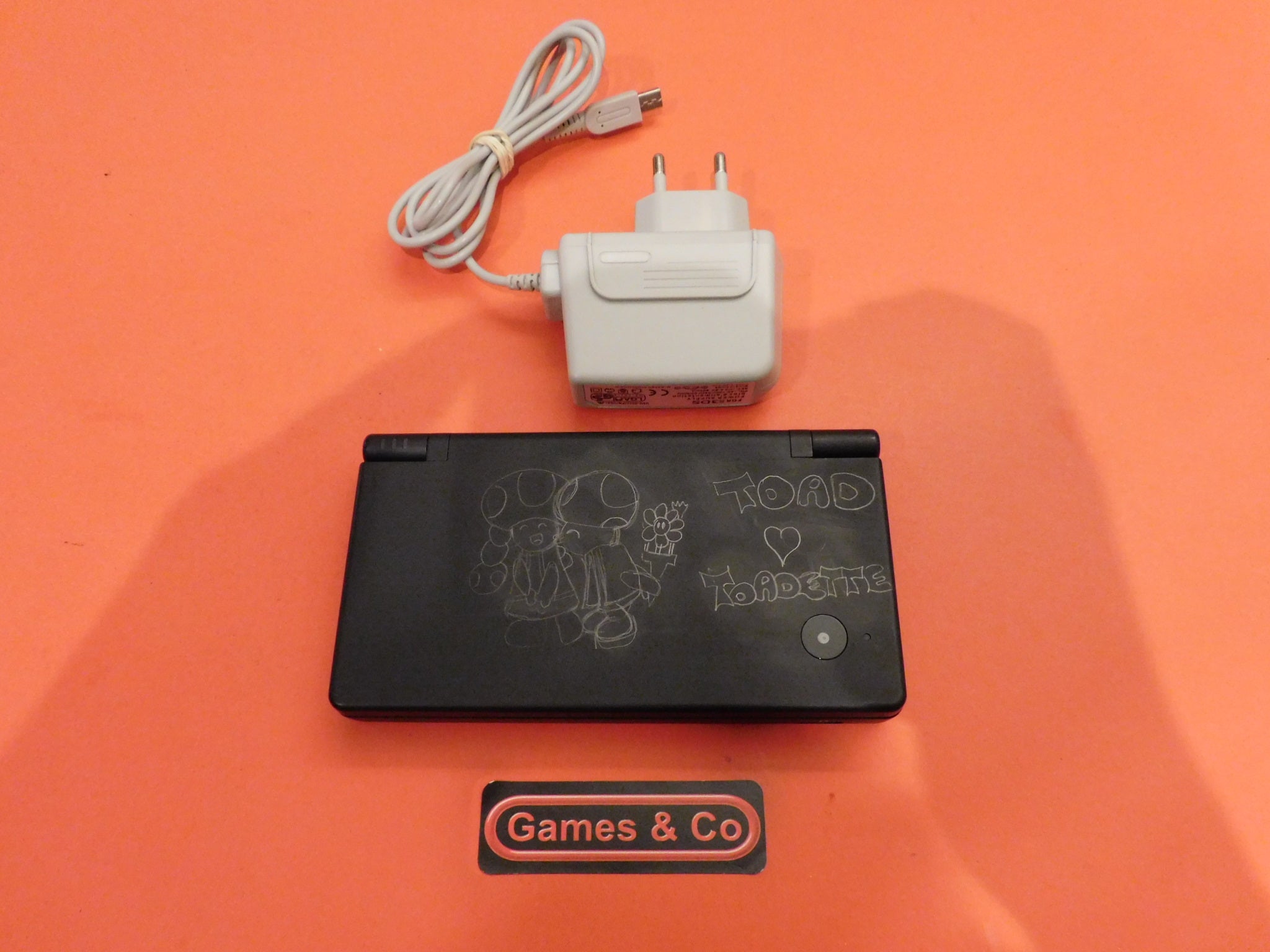 NINTENDO DSi CONSOLE