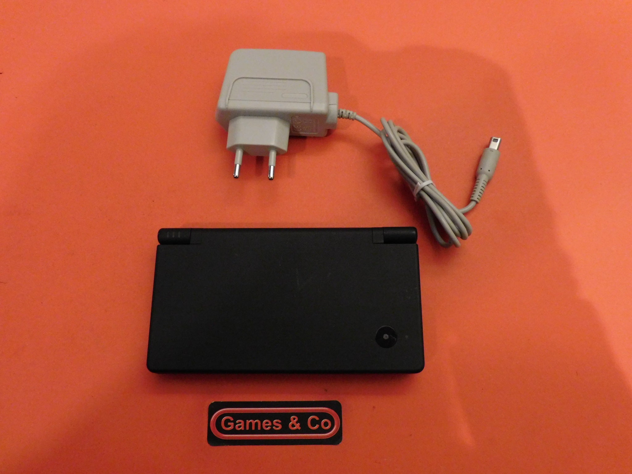 NINTENDO DSi CONSOLE