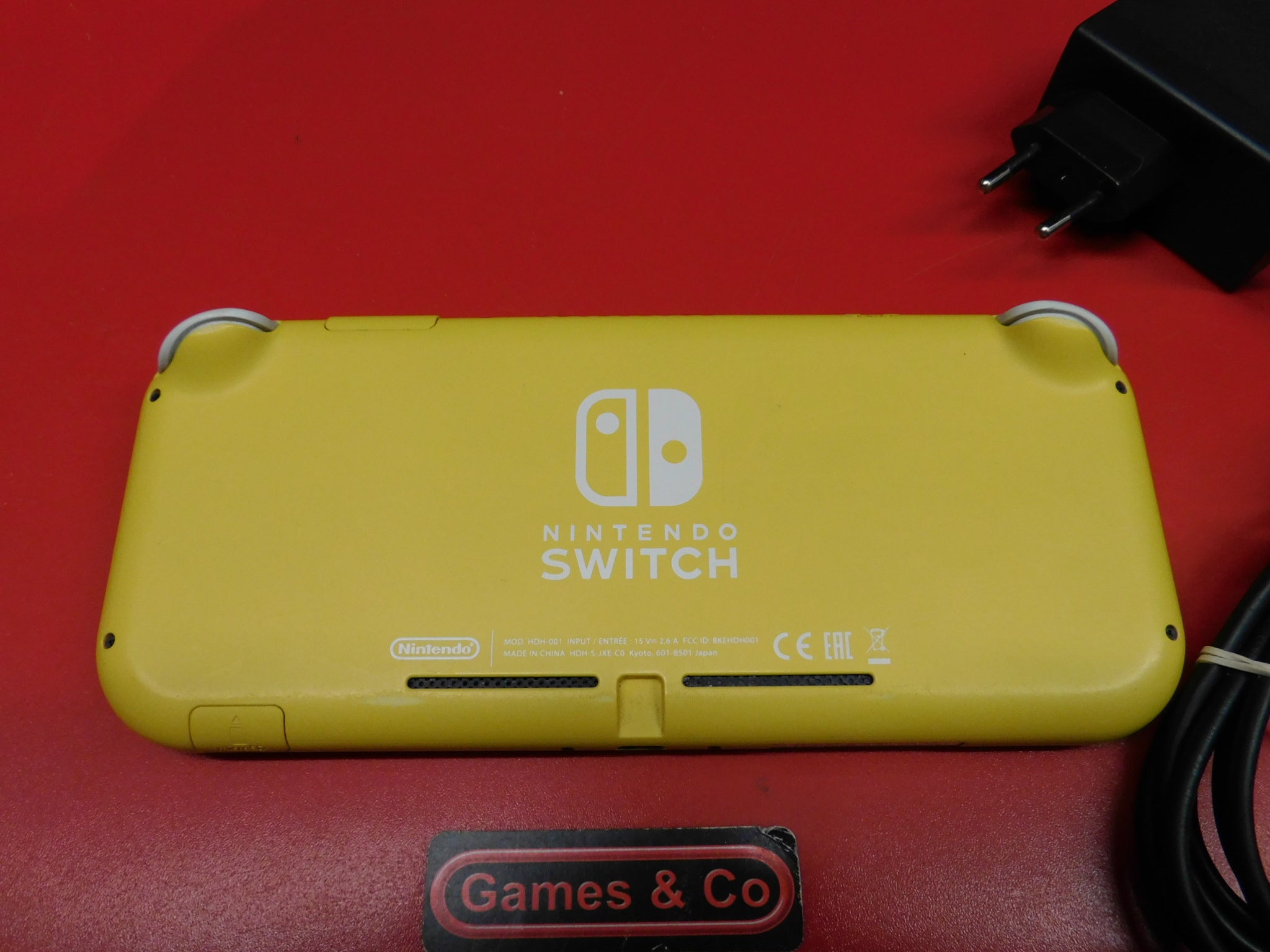 NINTENDO SWITCH LITE CONSOLE