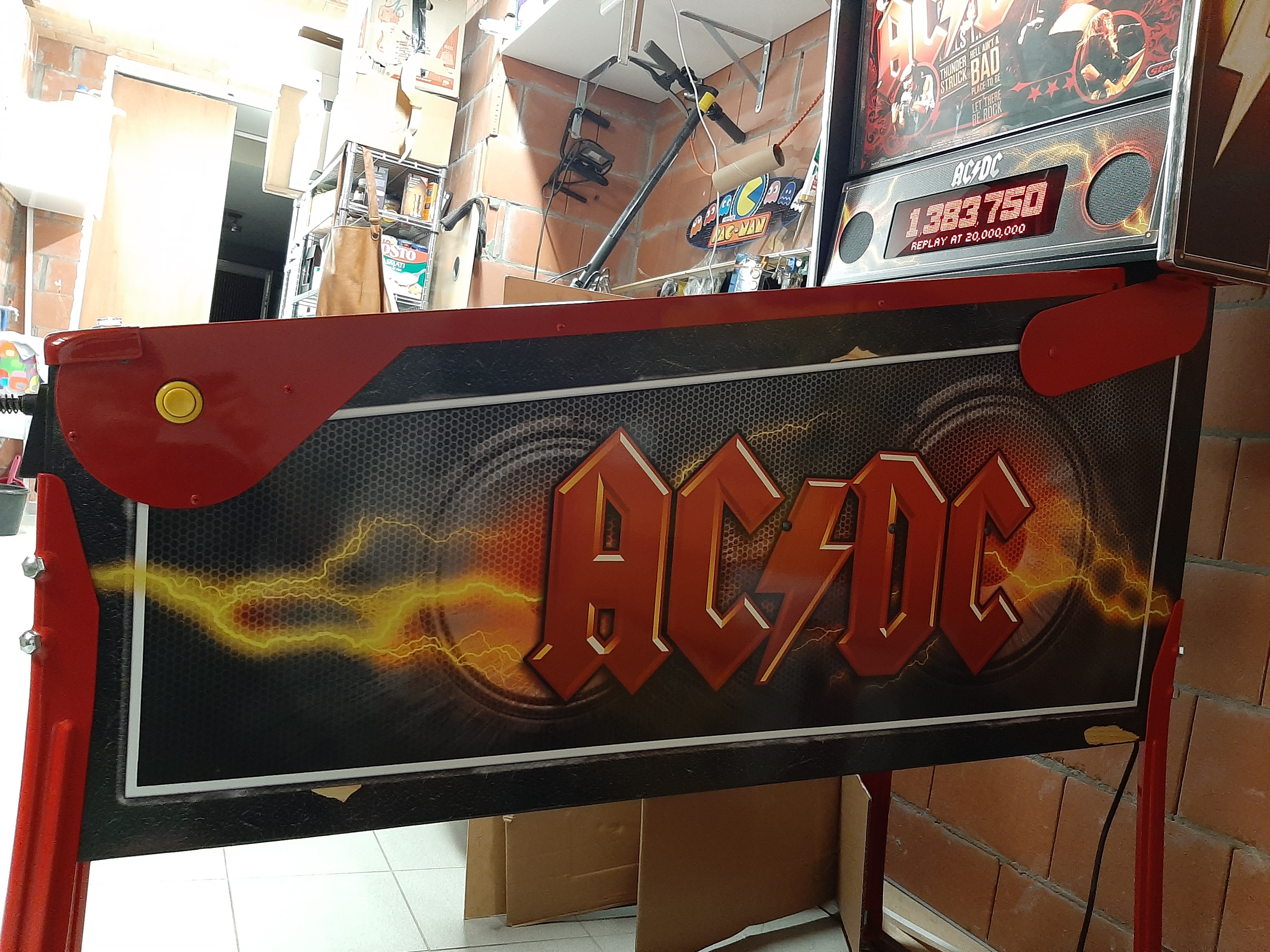 (verkocht) AC/DC PREMIUM VAULT EDITION